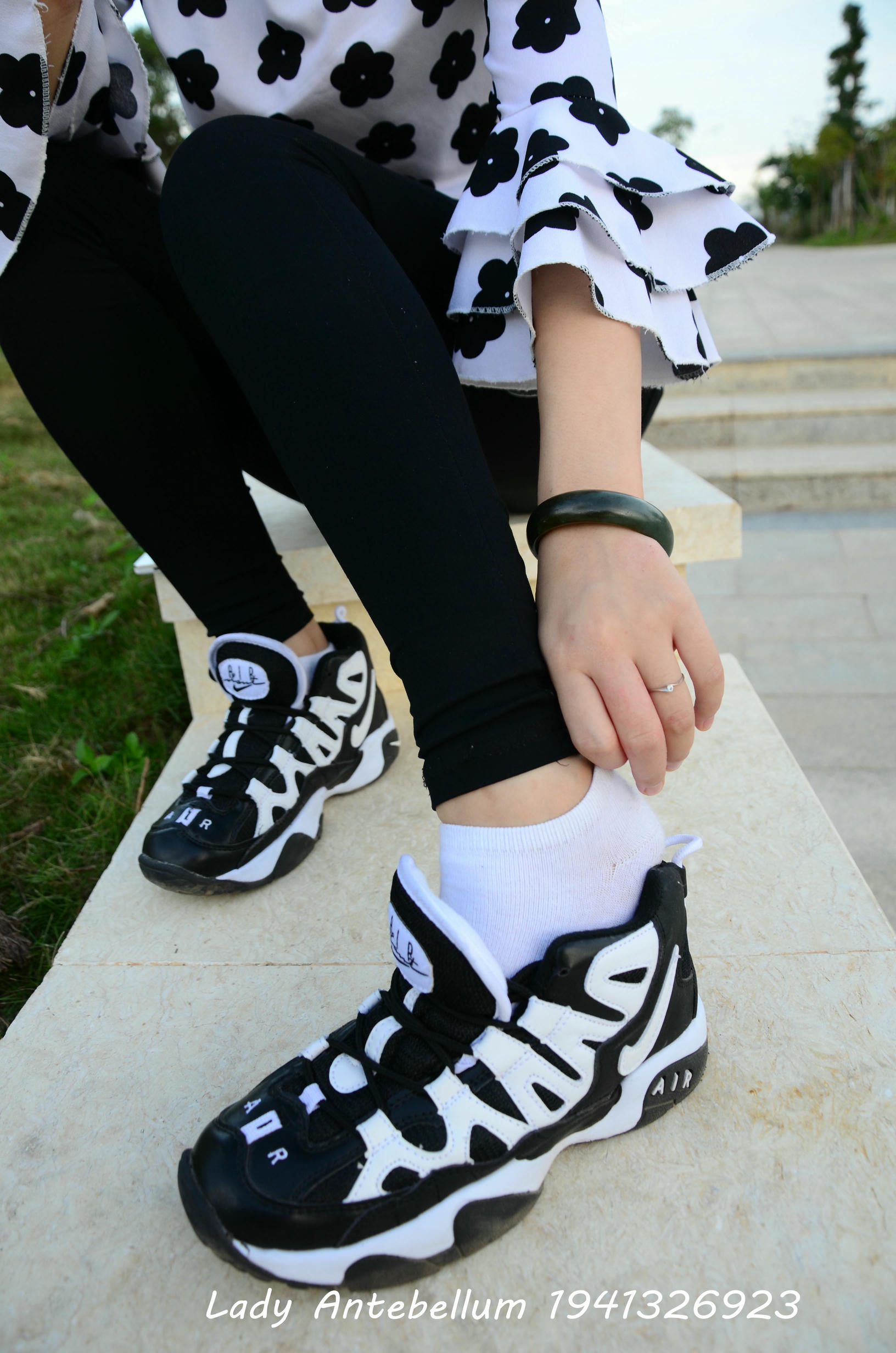 [战前女神] 恋足美腿棉袜女神级摄影套图 063 [89P-124MB]_第2集