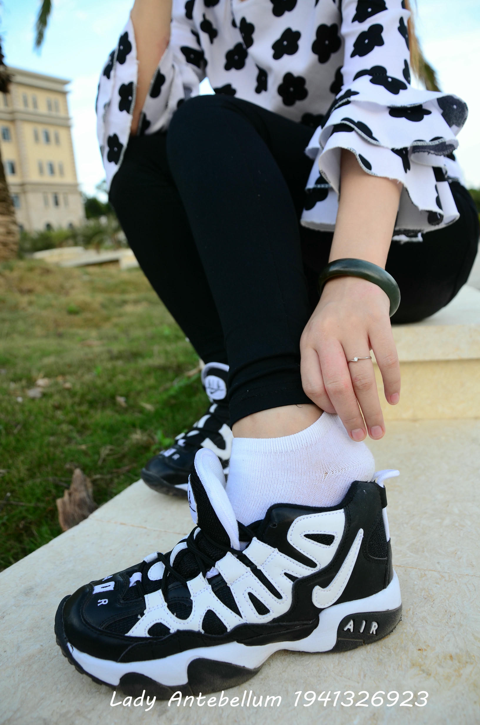 [战前女神] 恋足美腿棉袜女神级摄影套图 063 [89P-124MB]_第2集