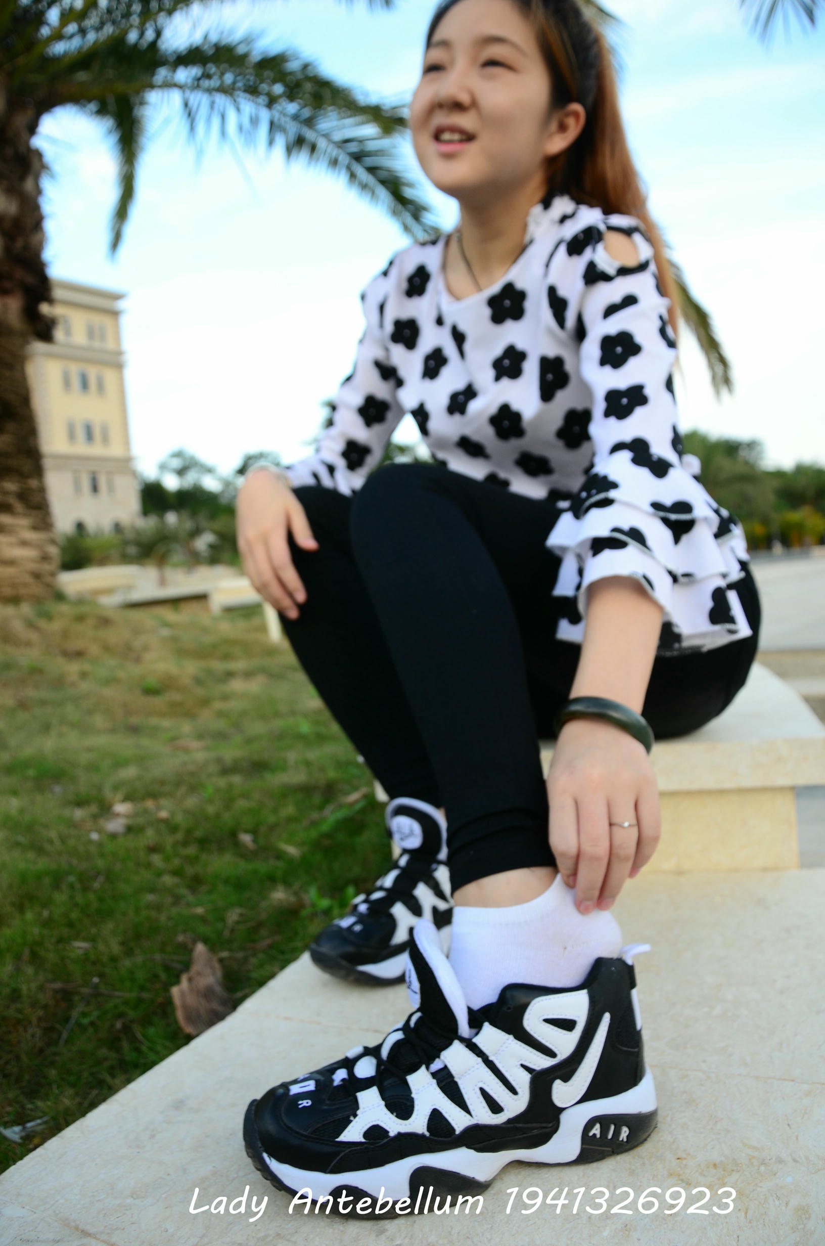 [战前女神] 恋足美腿棉袜女神级摄影套图 063 [89P-124MB]_第2集