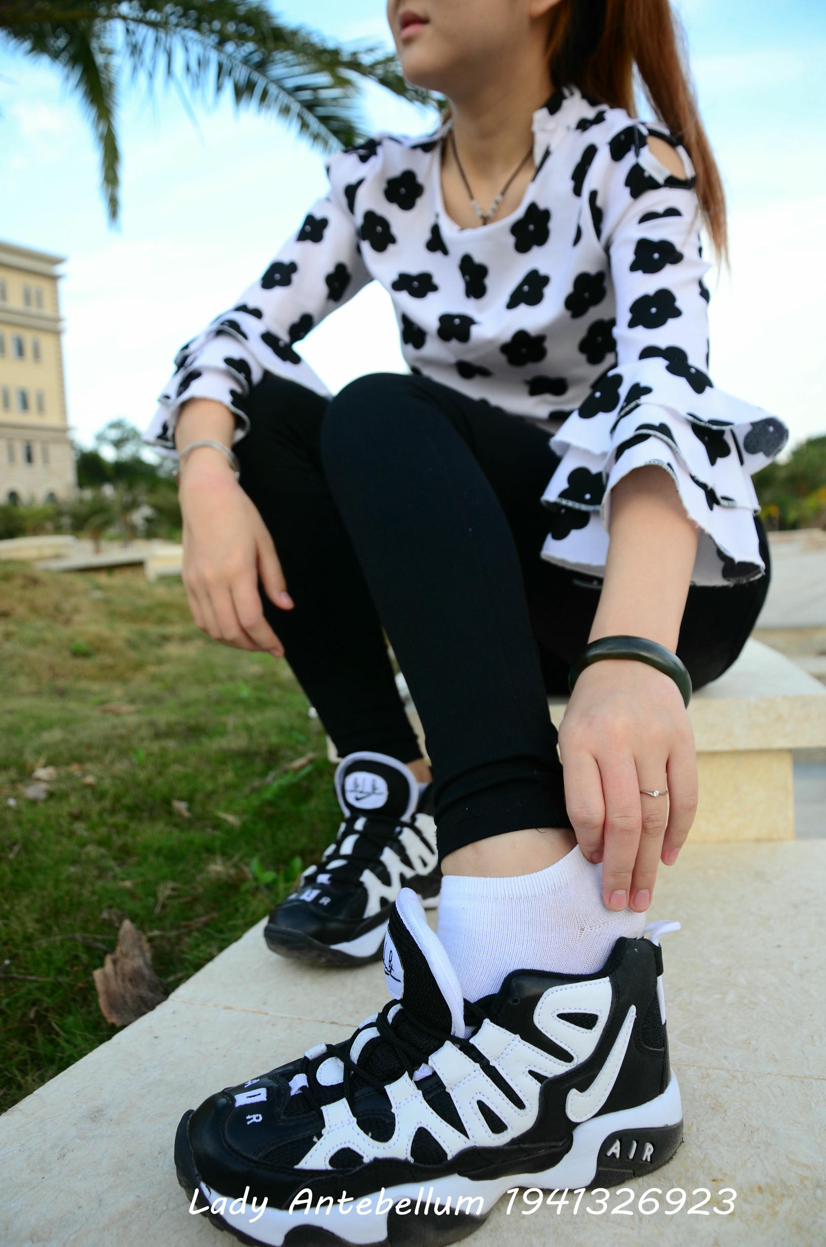 [战前女神] 恋足美腿棉袜女神级摄影套图 063 [89P-124MB]_第2集