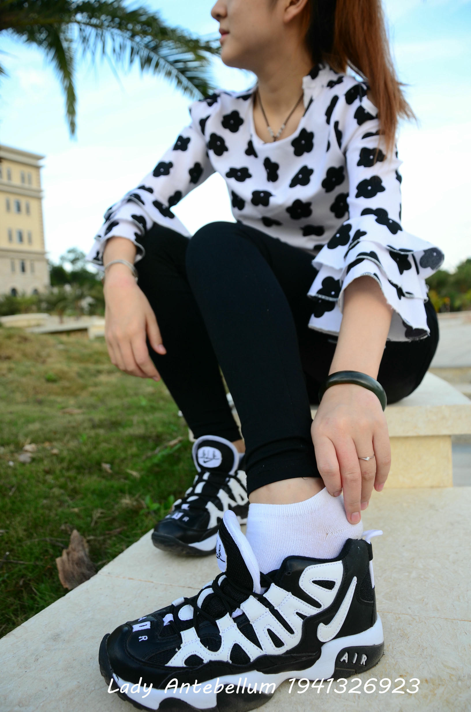 [战前女神] 恋足美腿棉袜女神级摄影套图 063 [89P-124MB]_第2集