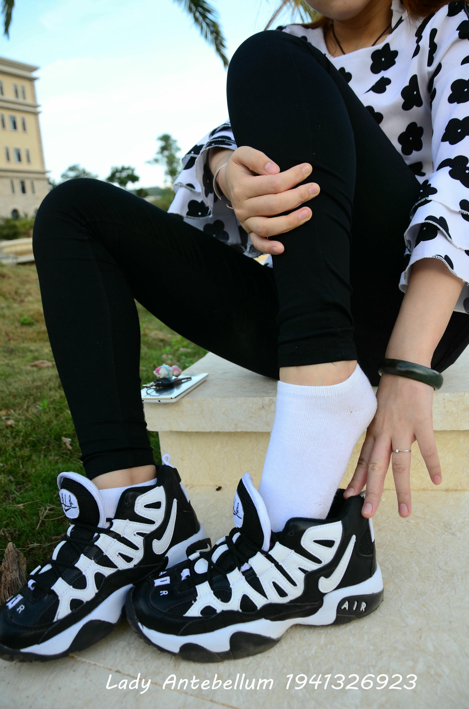 [战前女神] 恋足美腿棉袜女神级摄影套图 063 [89P-124MB]_第2集