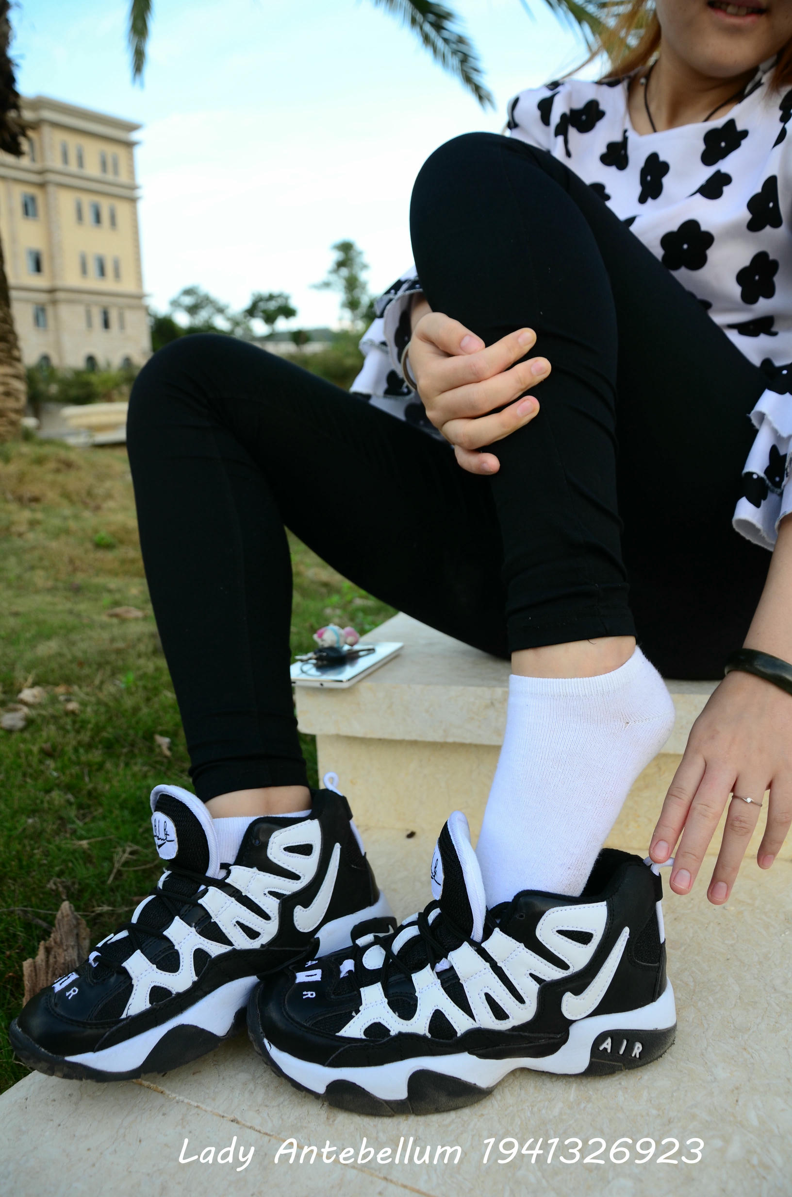 [战前女神] 恋足美腿棉袜女神级摄影套图 063 [89P-124MB]_第2集