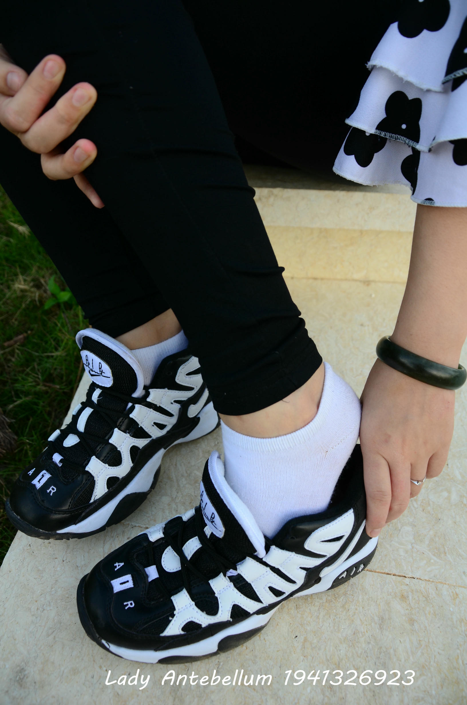 [战前女神] 恋足美腿棉袜女神级摄影套图 063 [89P-124MB]_第2集