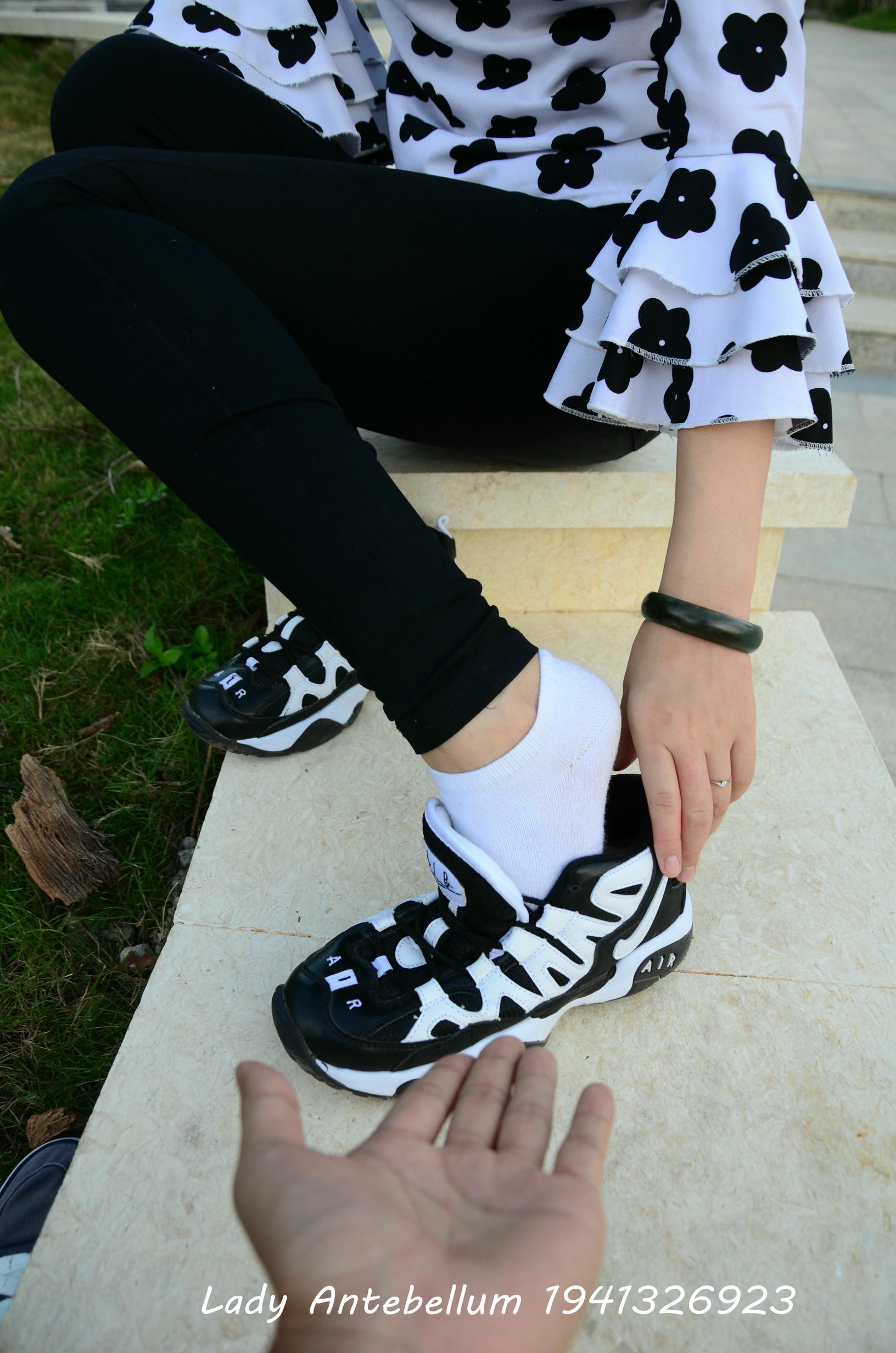 [战前女神] 恋足美腿棉袜女神级摄影套图 063 [89P-124MB]_第2集