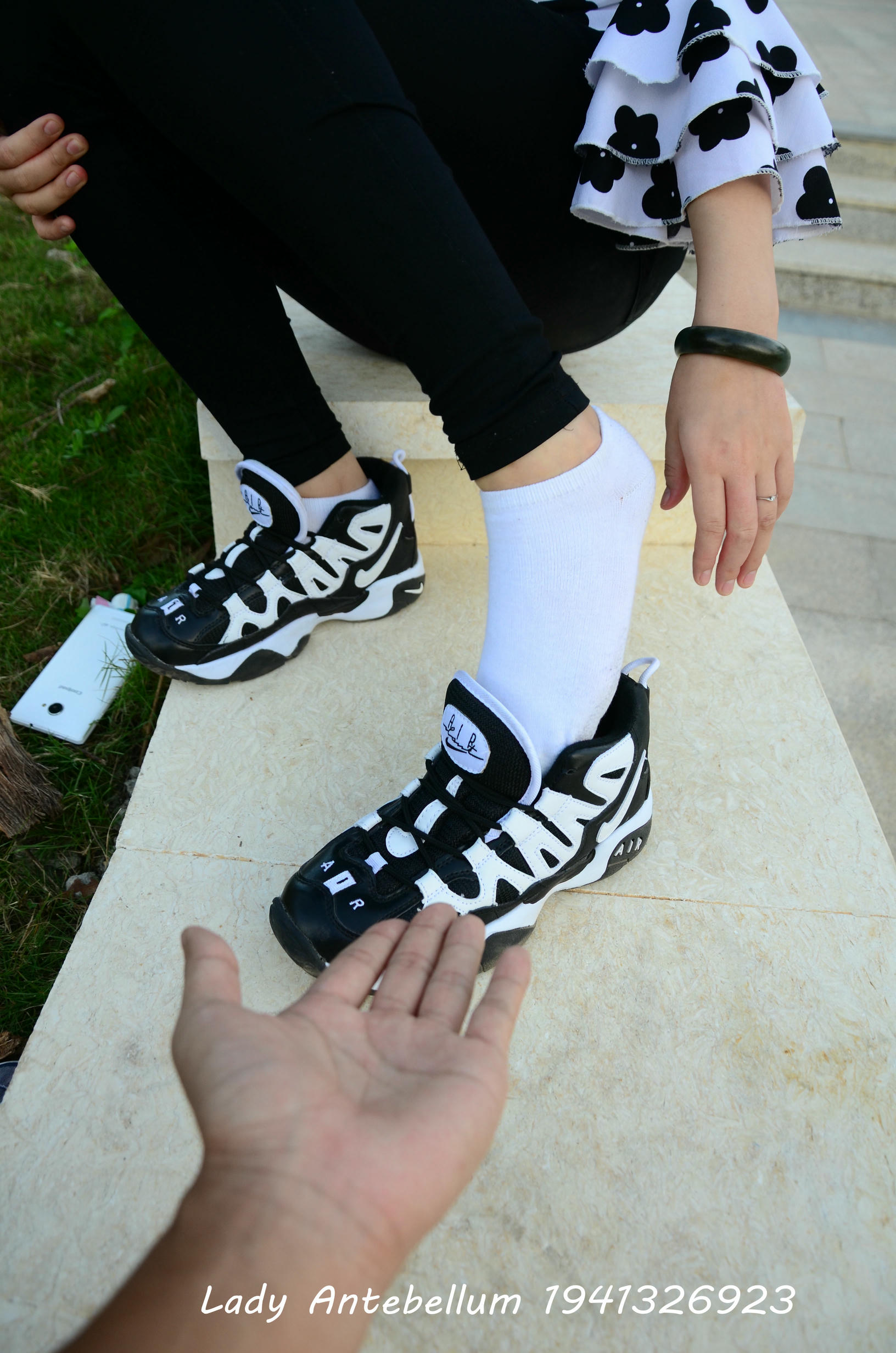 [战前女神] 恋足美腿棉袜女神级摄影套图 063 [89P-124MB]_第2集