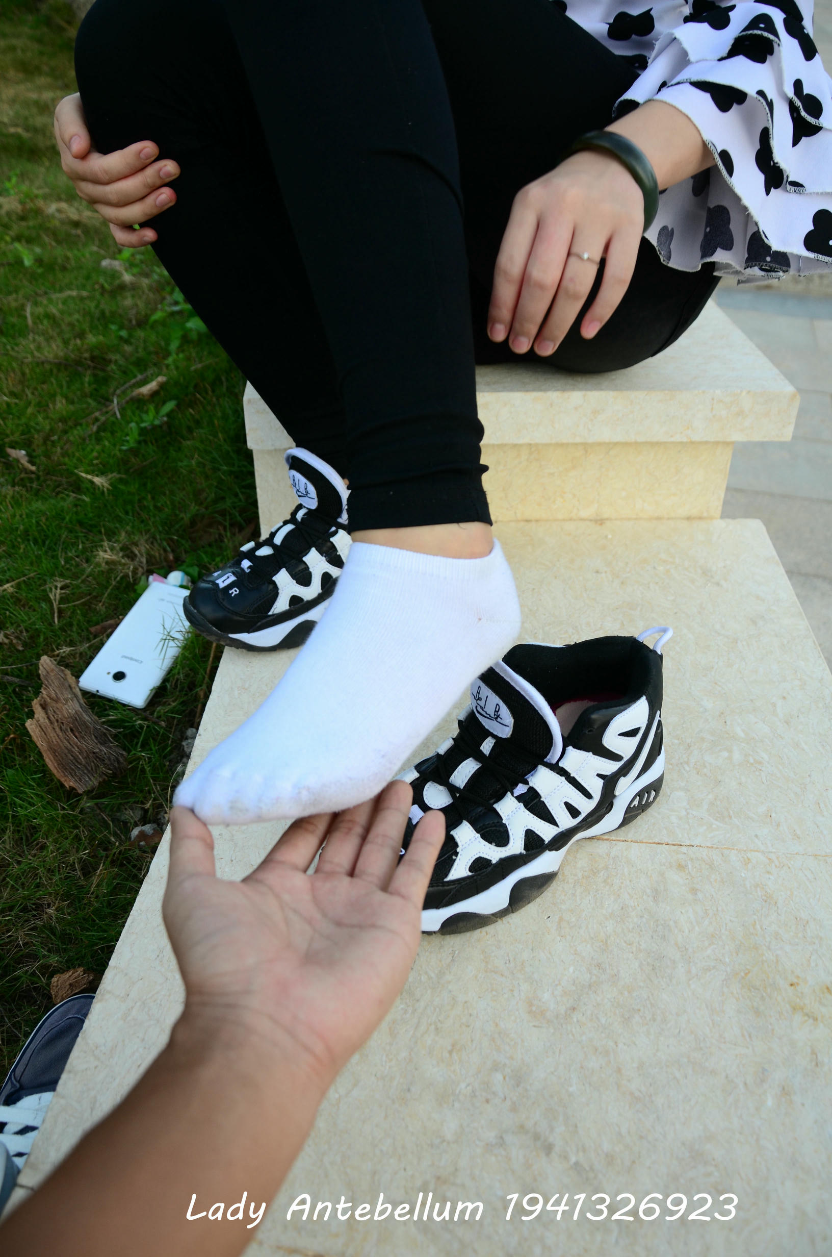 [战前女神] 恋足美腿棉袜女神级摄影套图 063 [89P-124MB]_第3集