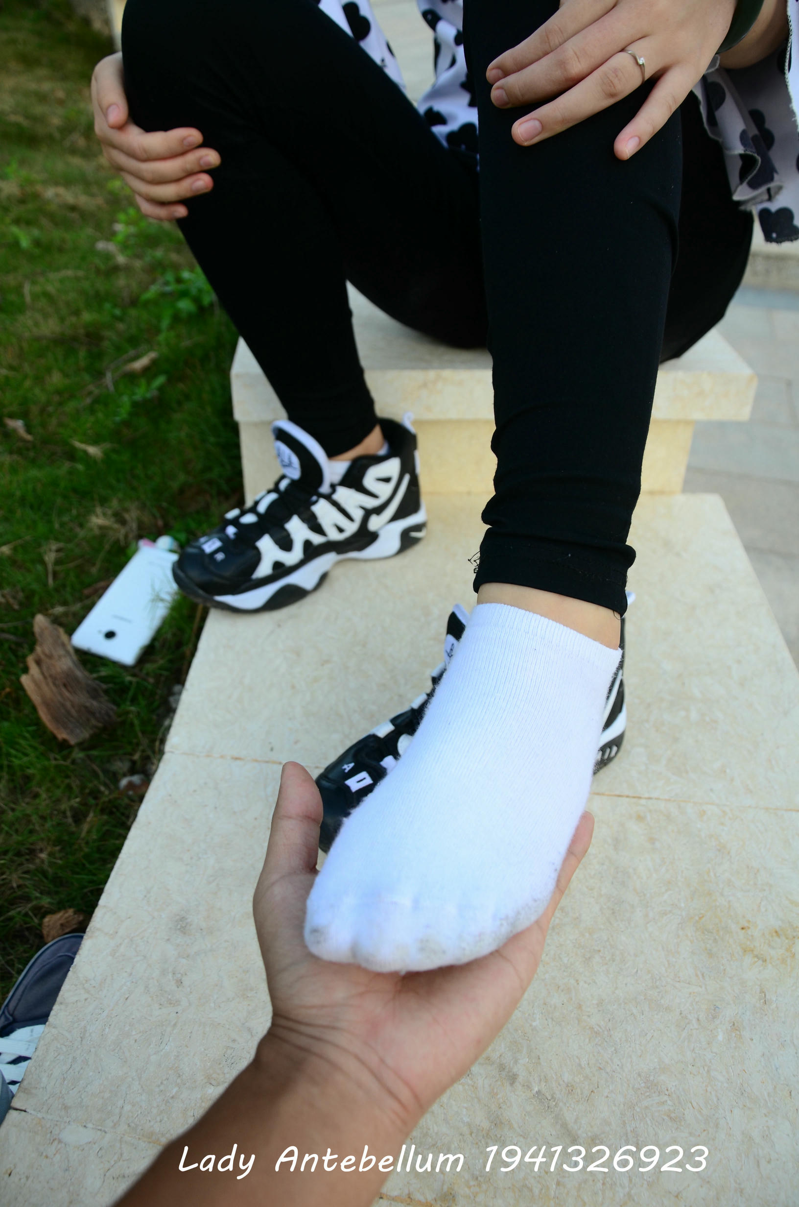 [战前女神] 恋足美腿棉袜女神级摄影套图 063 [89P-124MB]_第3集