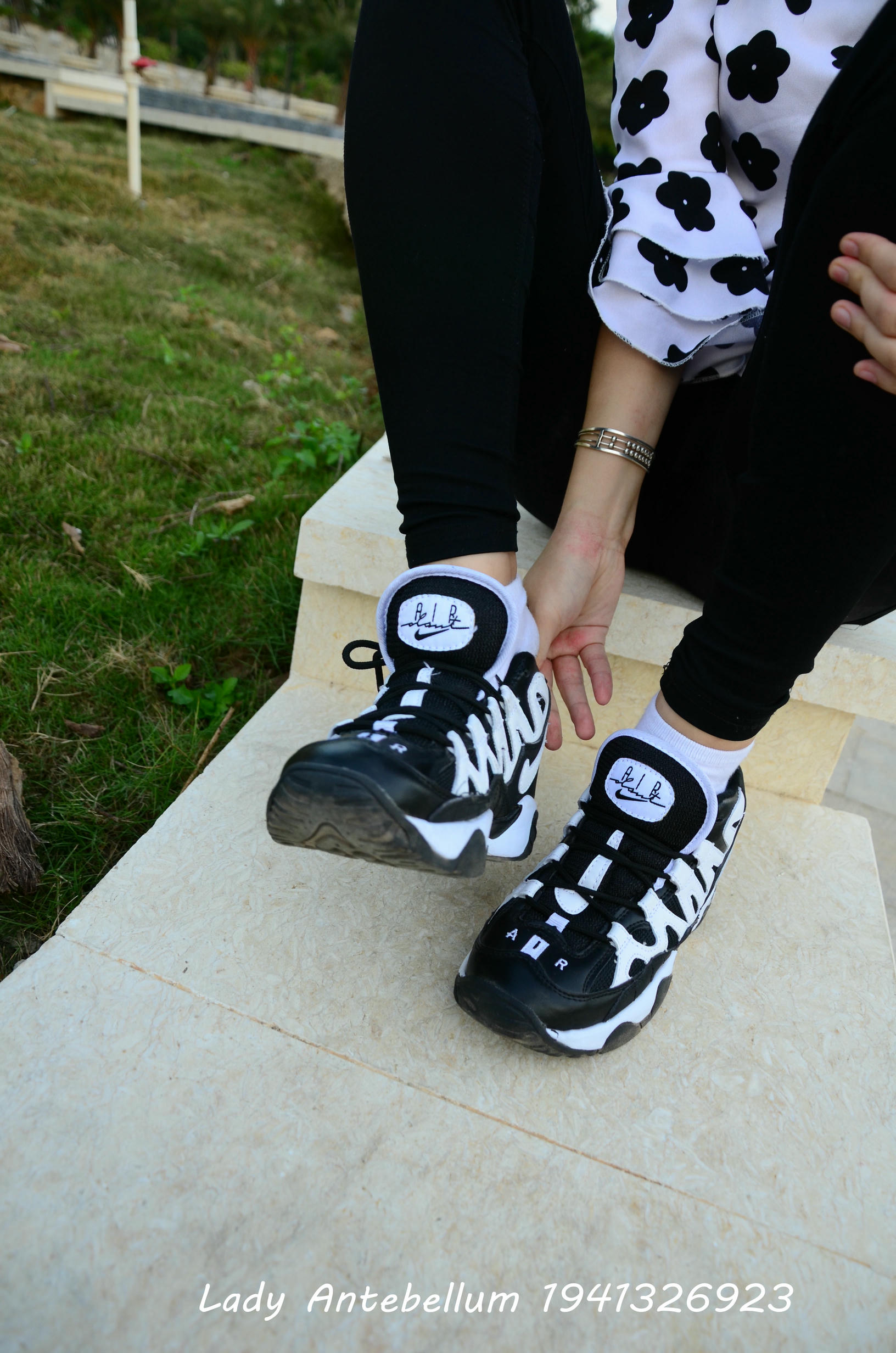 [战前女神] 恋足美腿棉袜女神级摄影套图 063 [89P-124MB]_第3集