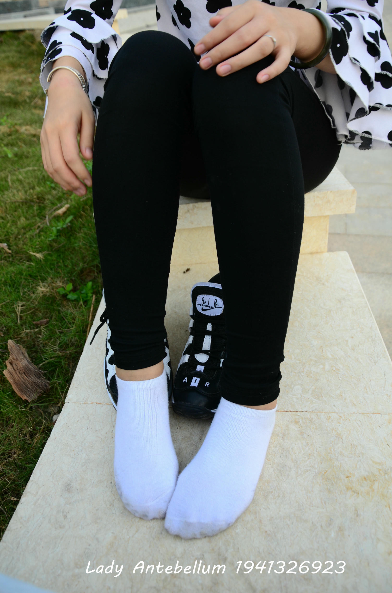 [战前女神] 恋足美腿棉袜女神级摄影套图 063 [89P-124MB]_第3集