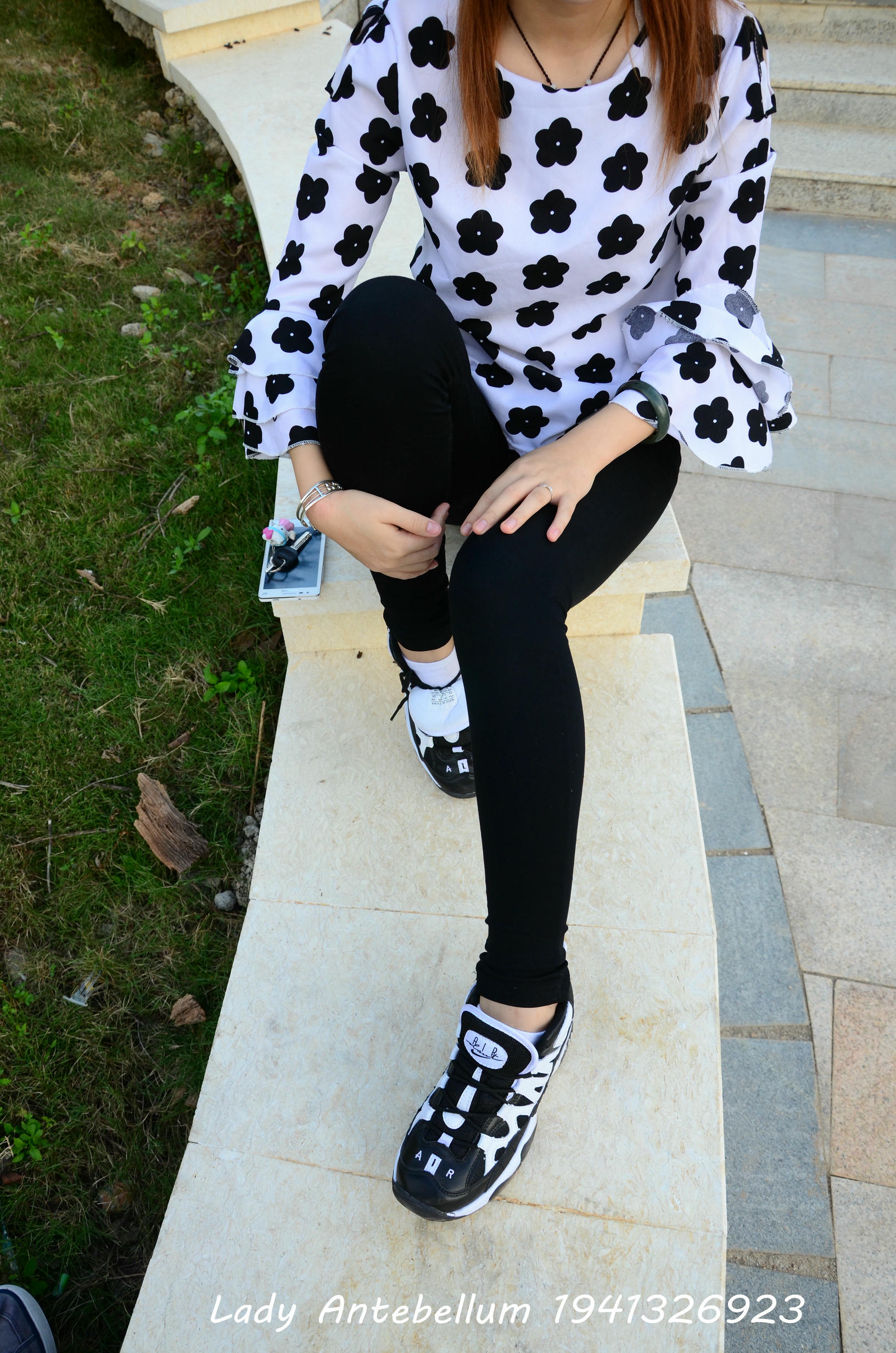 [战前女神] 恋足美腿棉袜女神级摄影套图 063 [89P-124MB]_第1集