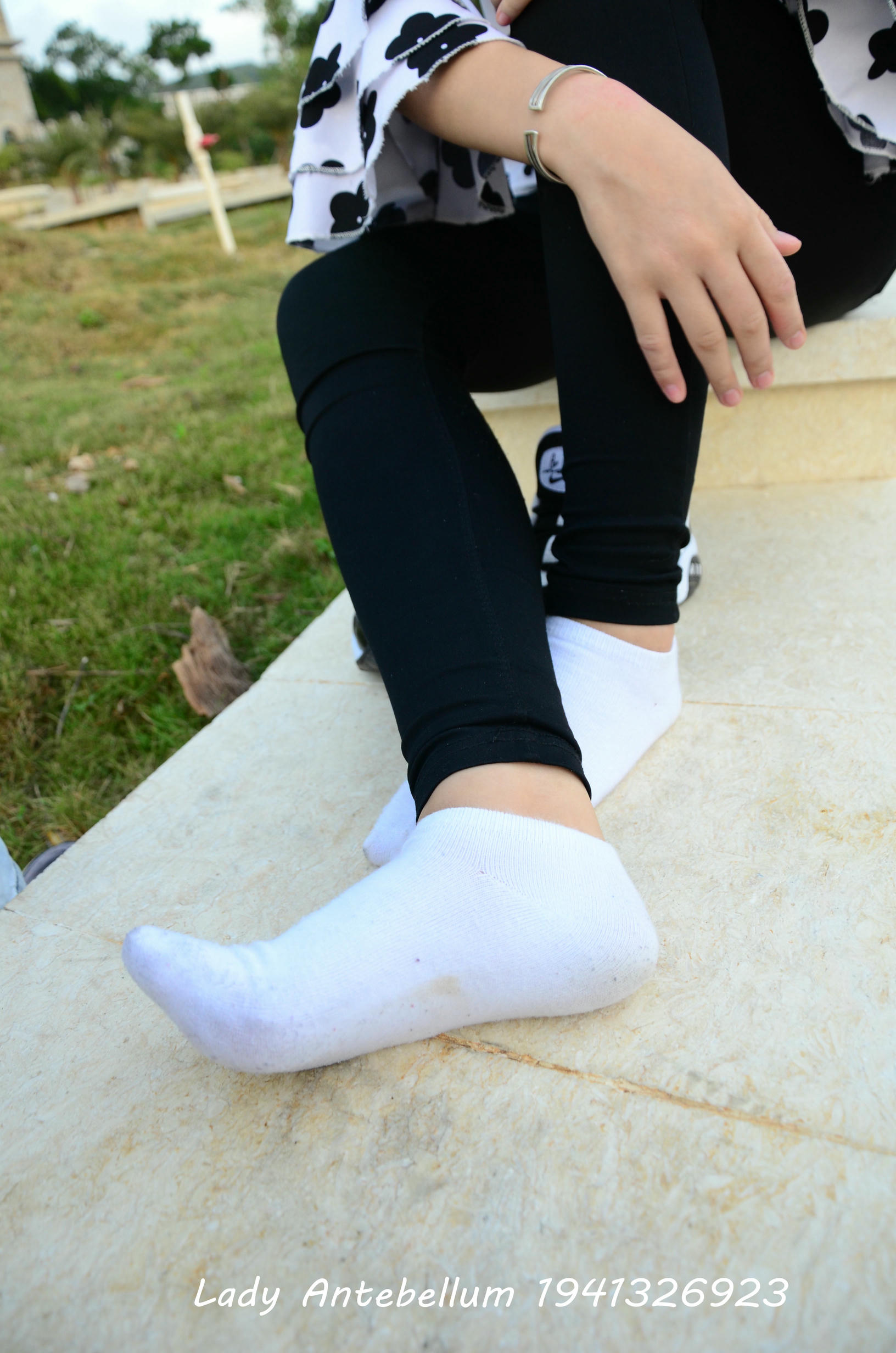 [战前女神] 恋足美腿棉袜女神级摄影套图 063 [89P-124MB]_第4集