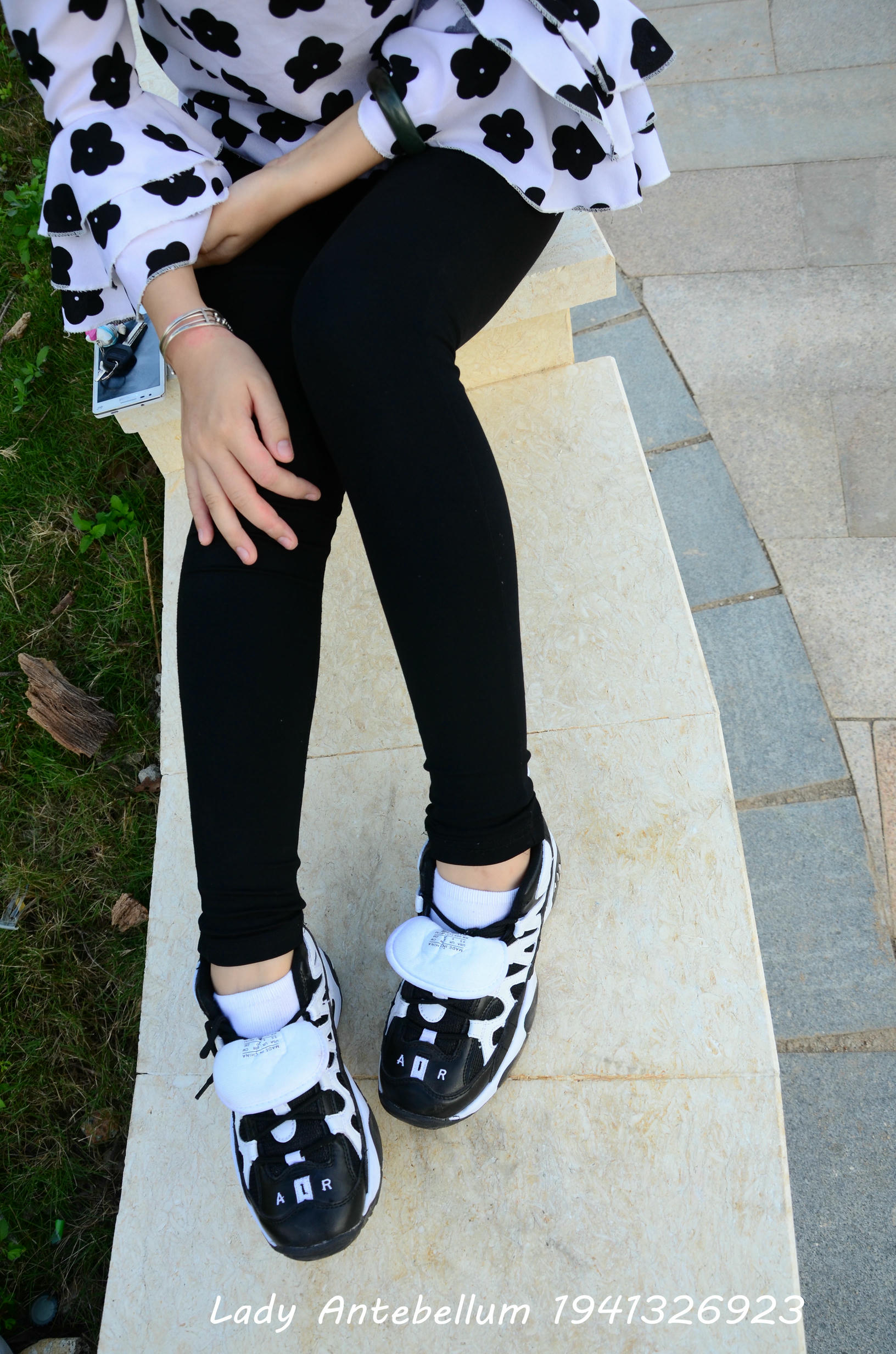 [战前女神] 恋足美腿棉袜女神级摄影套图 063 [89P-124MB]_第1集