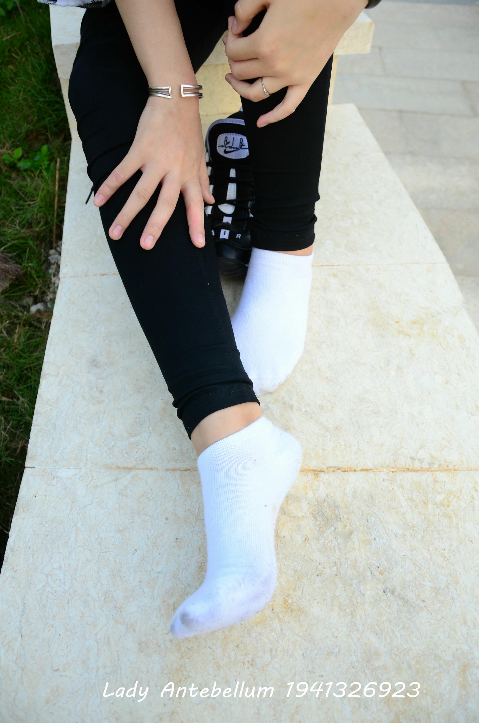 [战前女神] 恋足美腿棉袜女神级摄影套图 063 [89P-124MB]_第4集