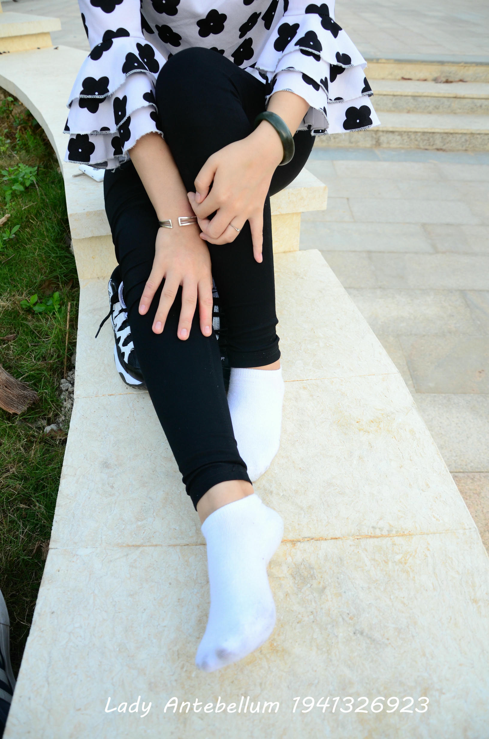 [战前女神] 恋足美腿棉袜女神级摄影套图 063 [89P-124MB]_第4集