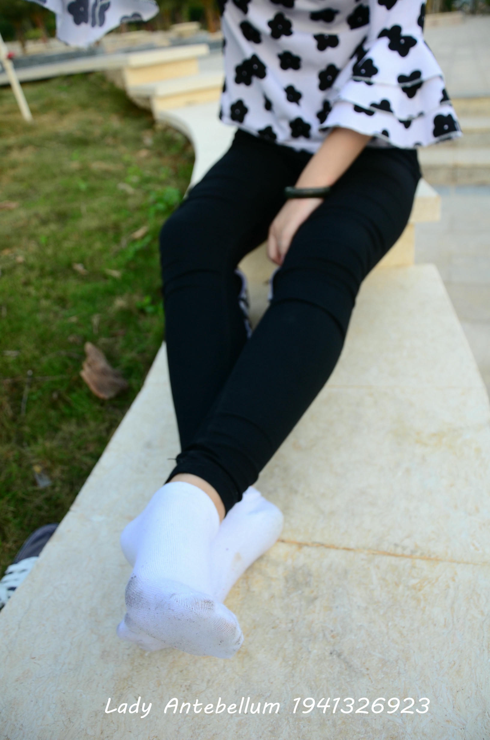 [战前女神] 恋足美腿棉袜女神级摄影套图 063 [89P-124MB]_第4集