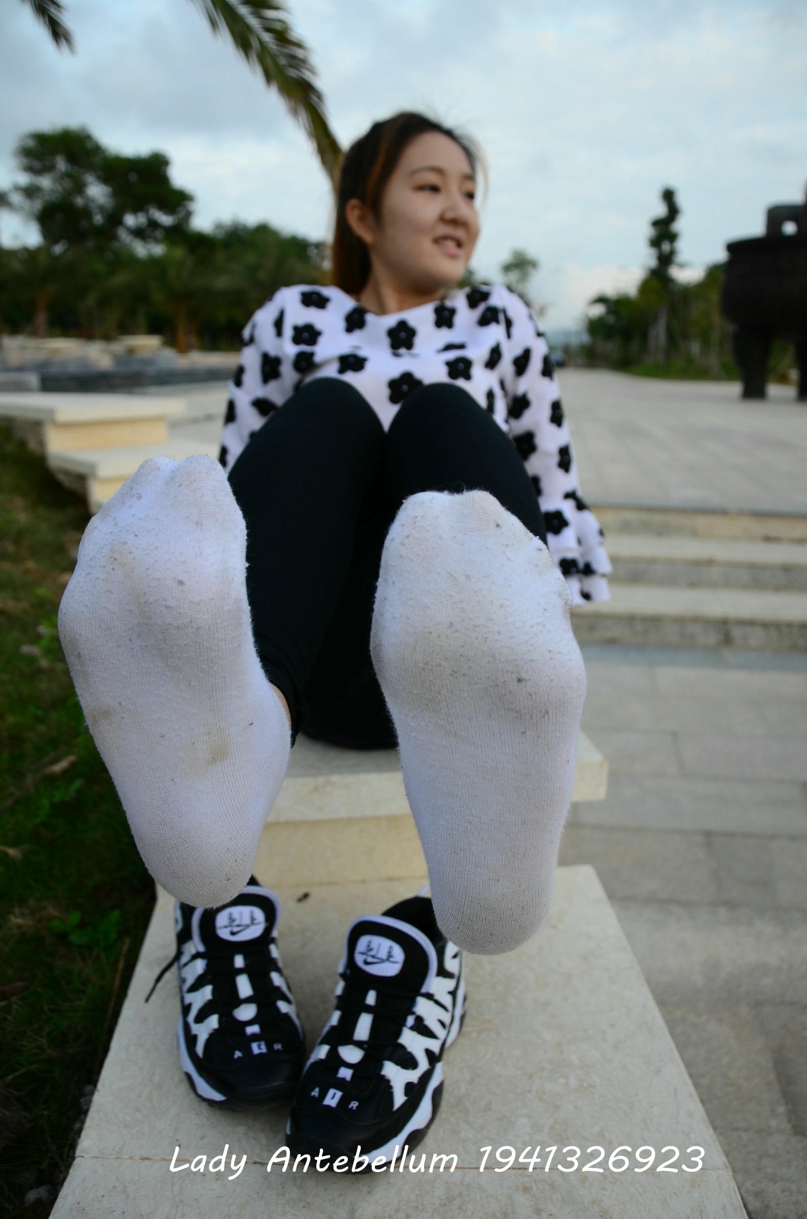 [战前女神] 恋足美腿棉袜女神级摄影套图 063 [89P-124MB]_第5集