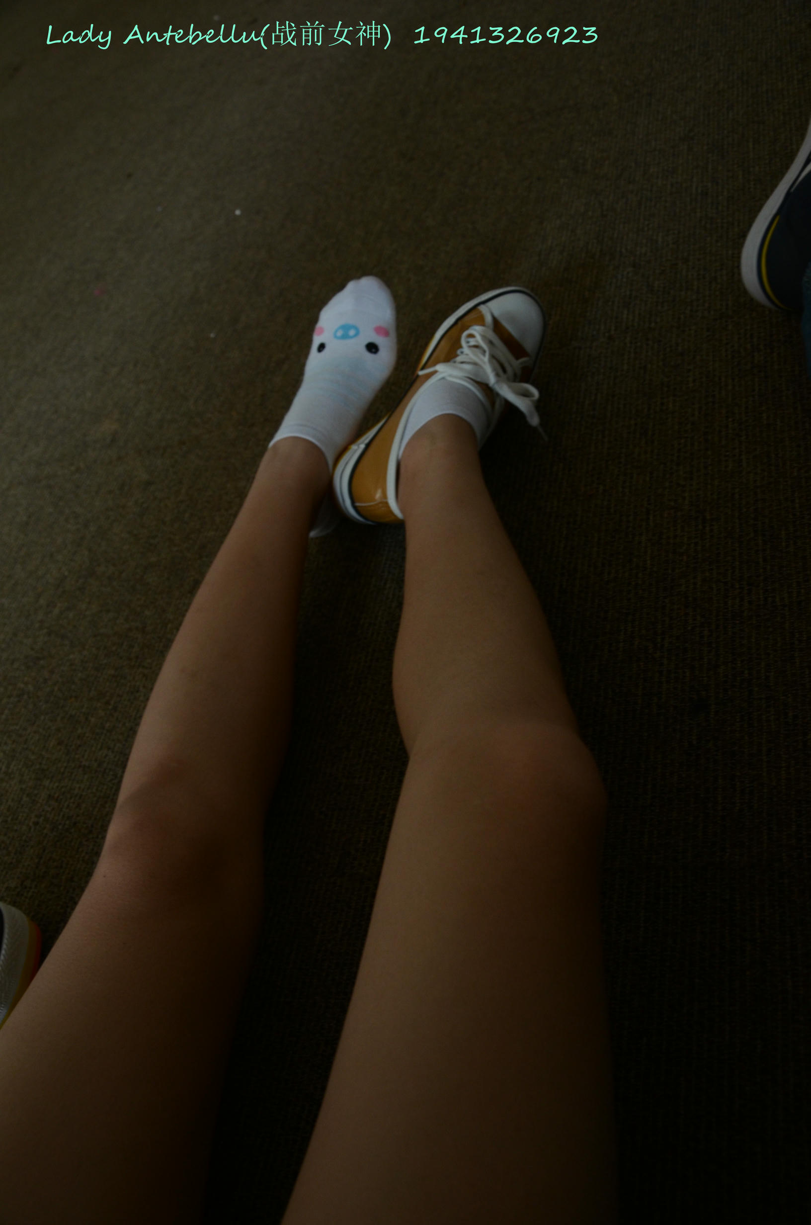 [战前女神] 恋足美腿棉袜女神级摄影套图 064 [62P-157MB]_第1集