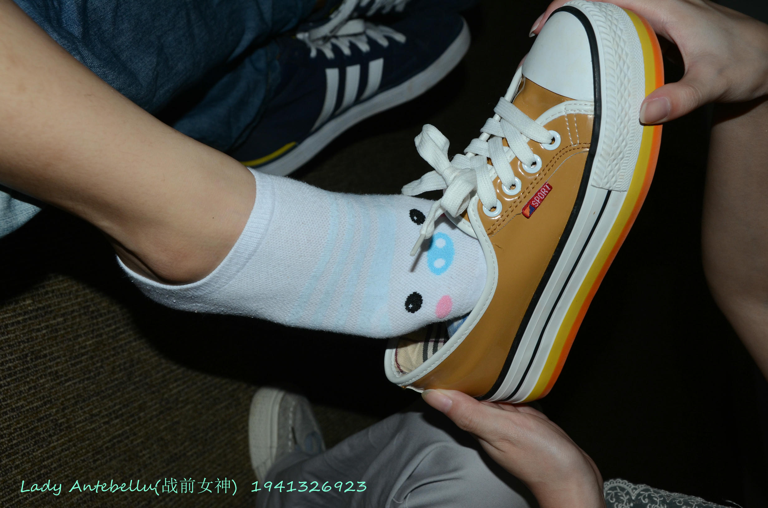 [战前女神] 恋足美腿棉袜女神级摄影套图 064 [62P-157MB]_第1集