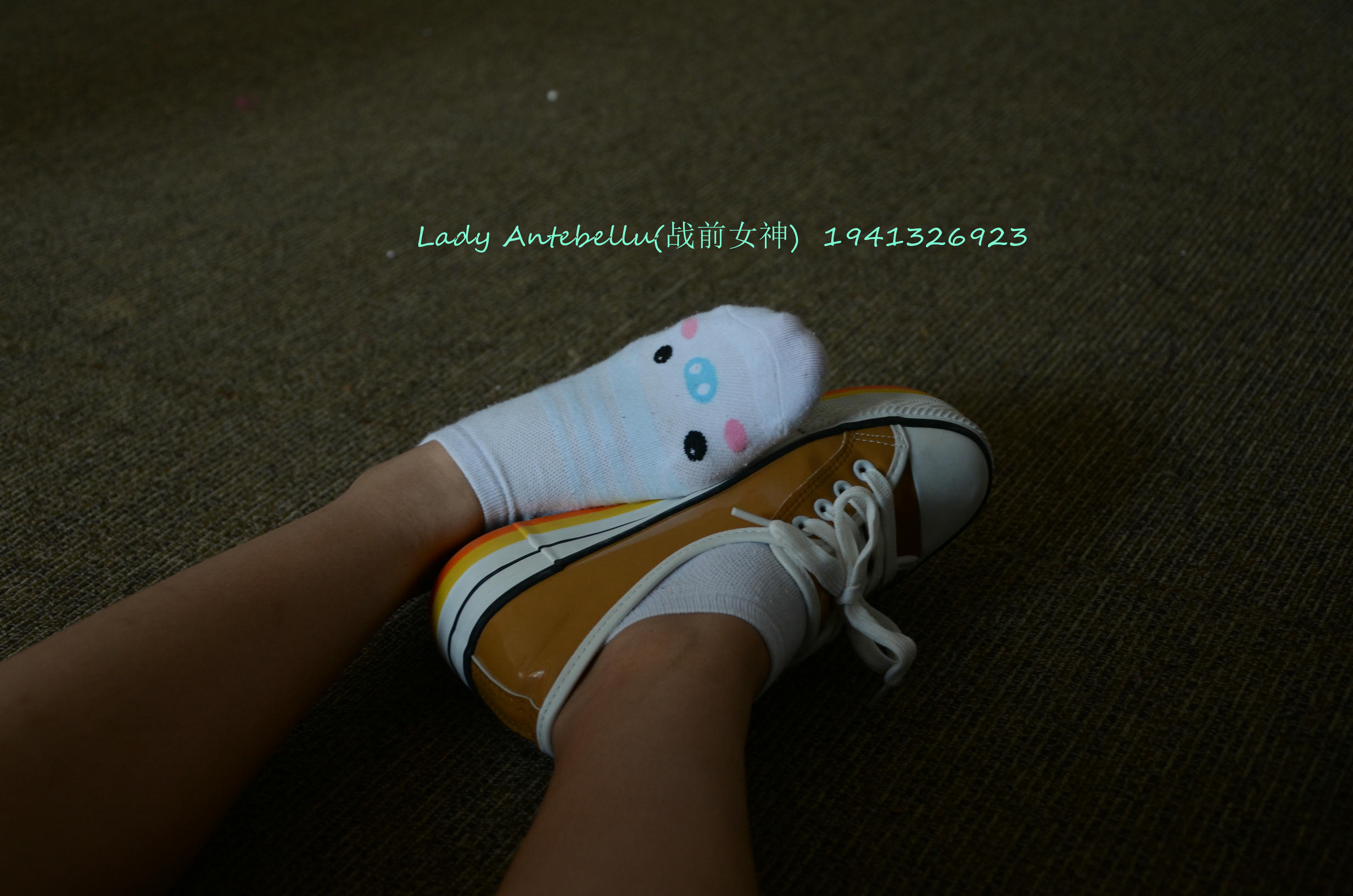 [战前女神] 恋足美腿棉袜女神级摄影套图 064 [62P-157MB]_第1集