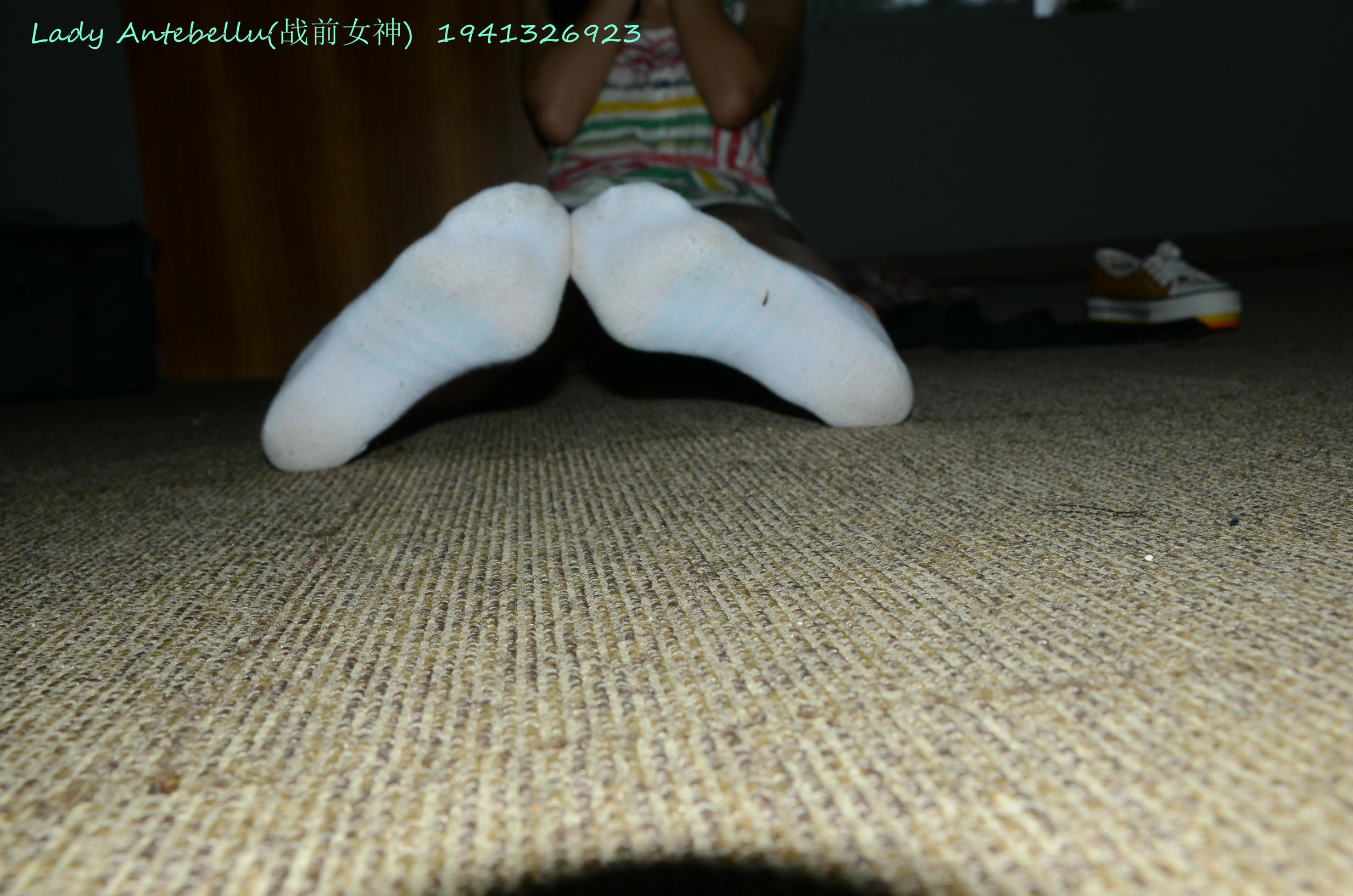 [战前女神] 恋足美腿棉袜女神级摄影套图 064 [62P-157MB]_第1集