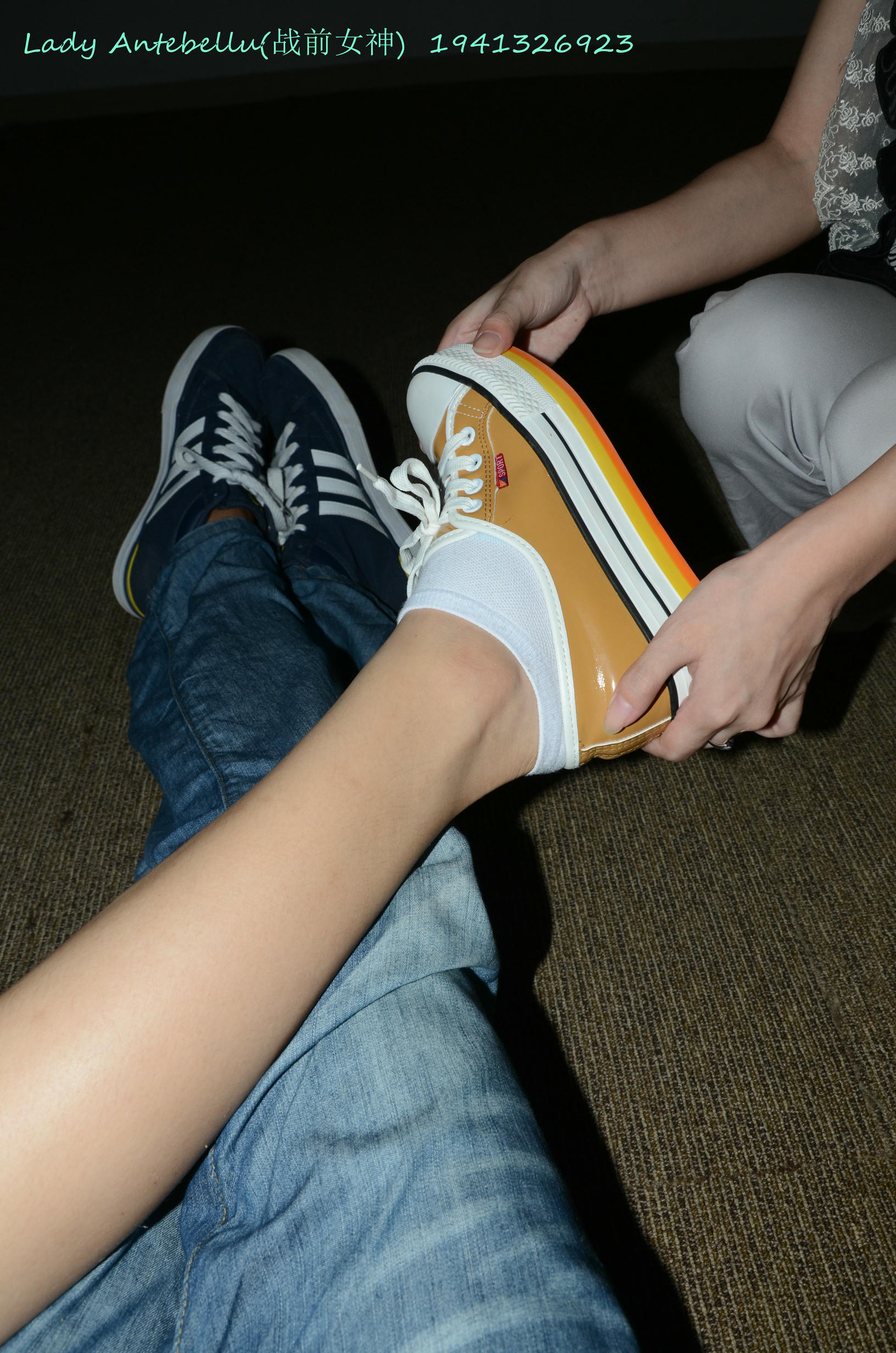 [战前女神] 恋足美腿棉袜女神级摄影套图 064 [62P-157MB]_第1集