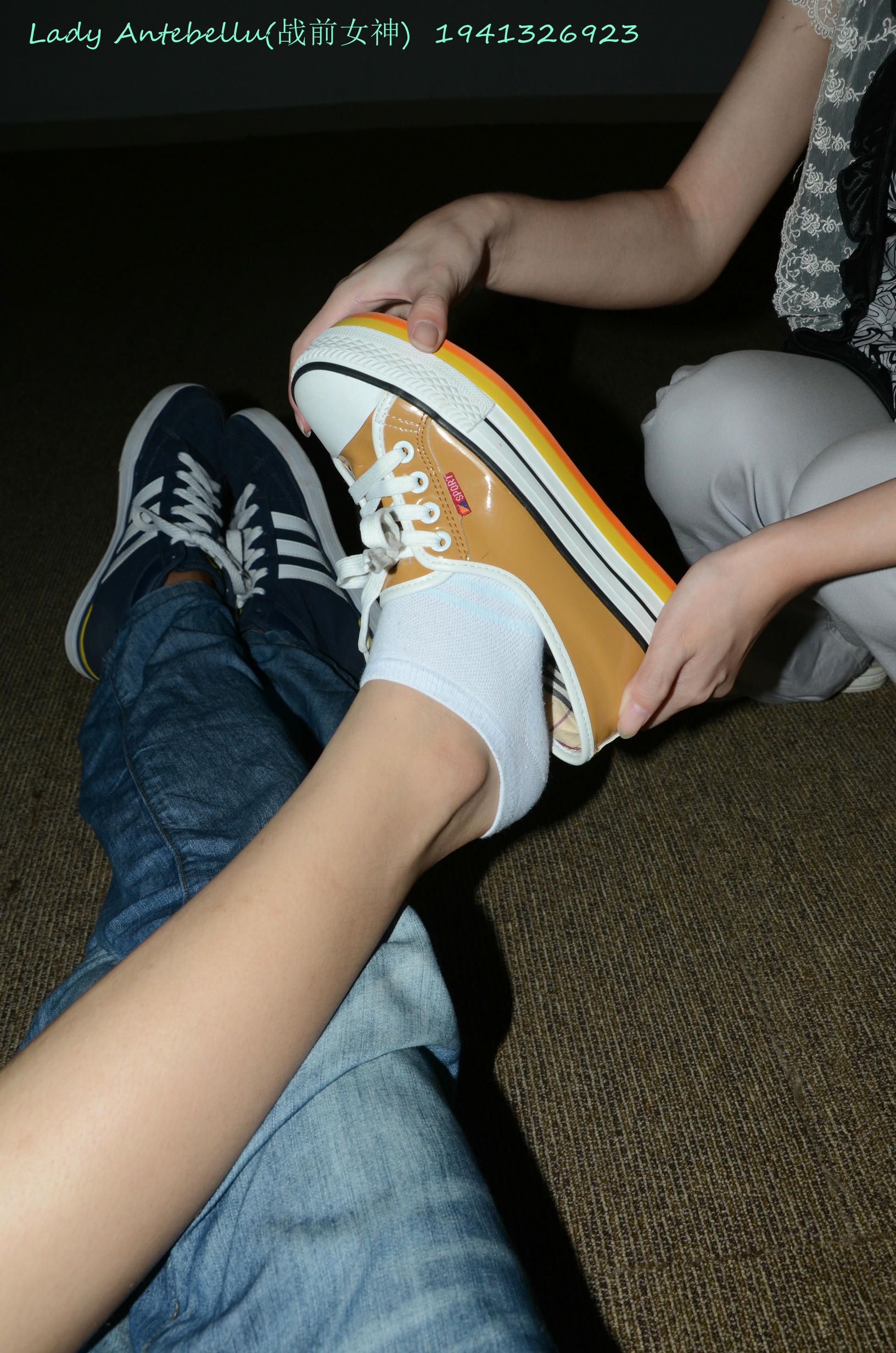 [战前女神] 恋足美腿棉袜女神级摄影套图 064 [62P-157MB]_第1集