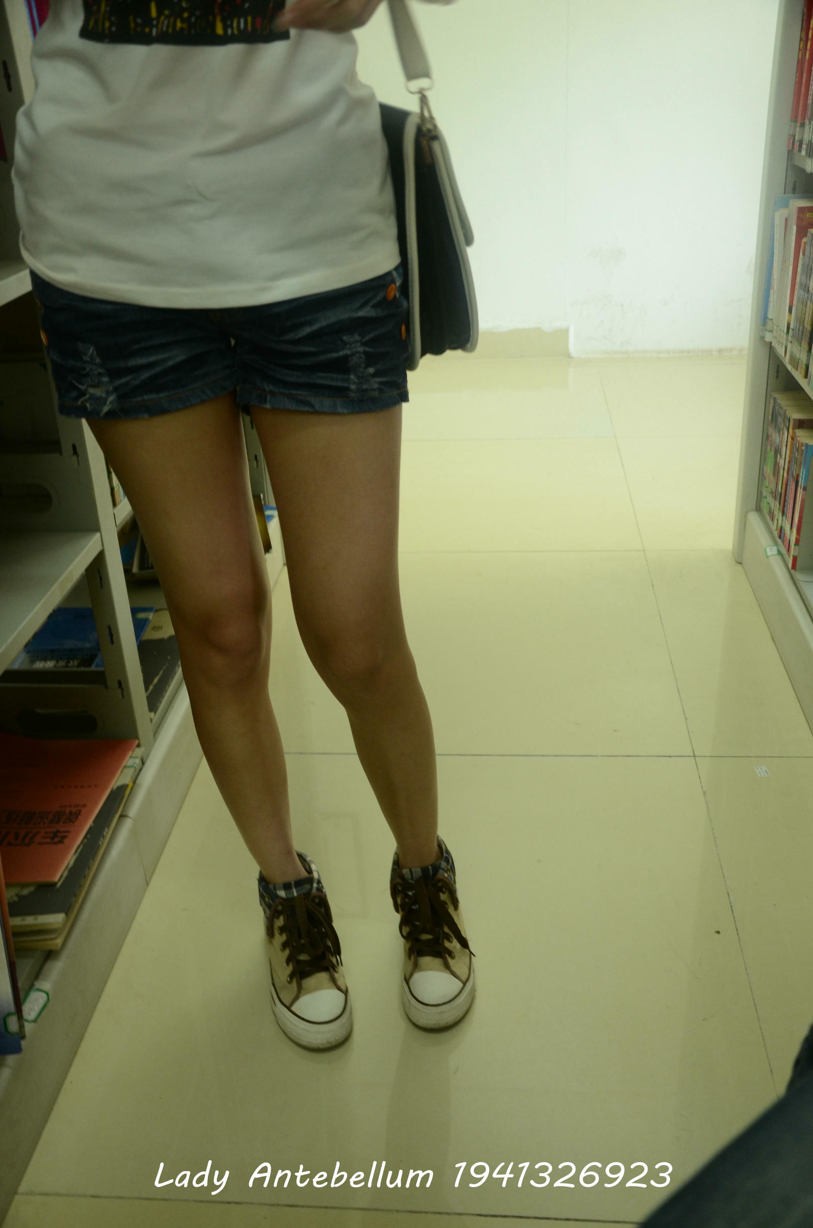 [战前女神] 恋足美腿棉袜女神级摄影套图 065 [111P-133MB]_第1集