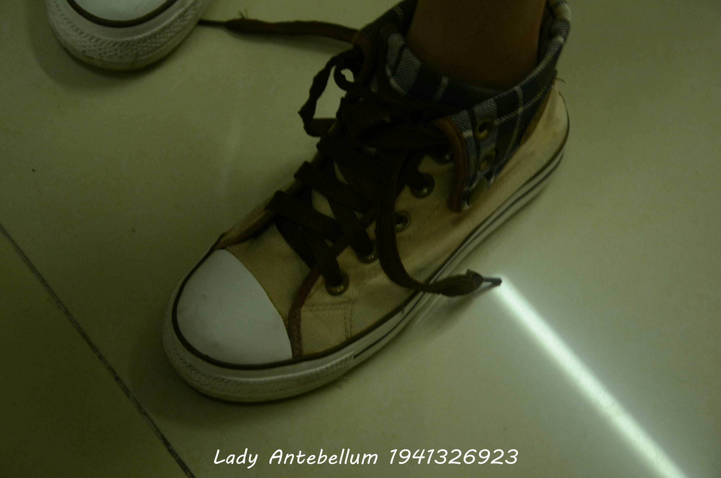 [战前女神] 恋足美腿棉袜女神级摄影套图 065 [111P-133MB]_第2集