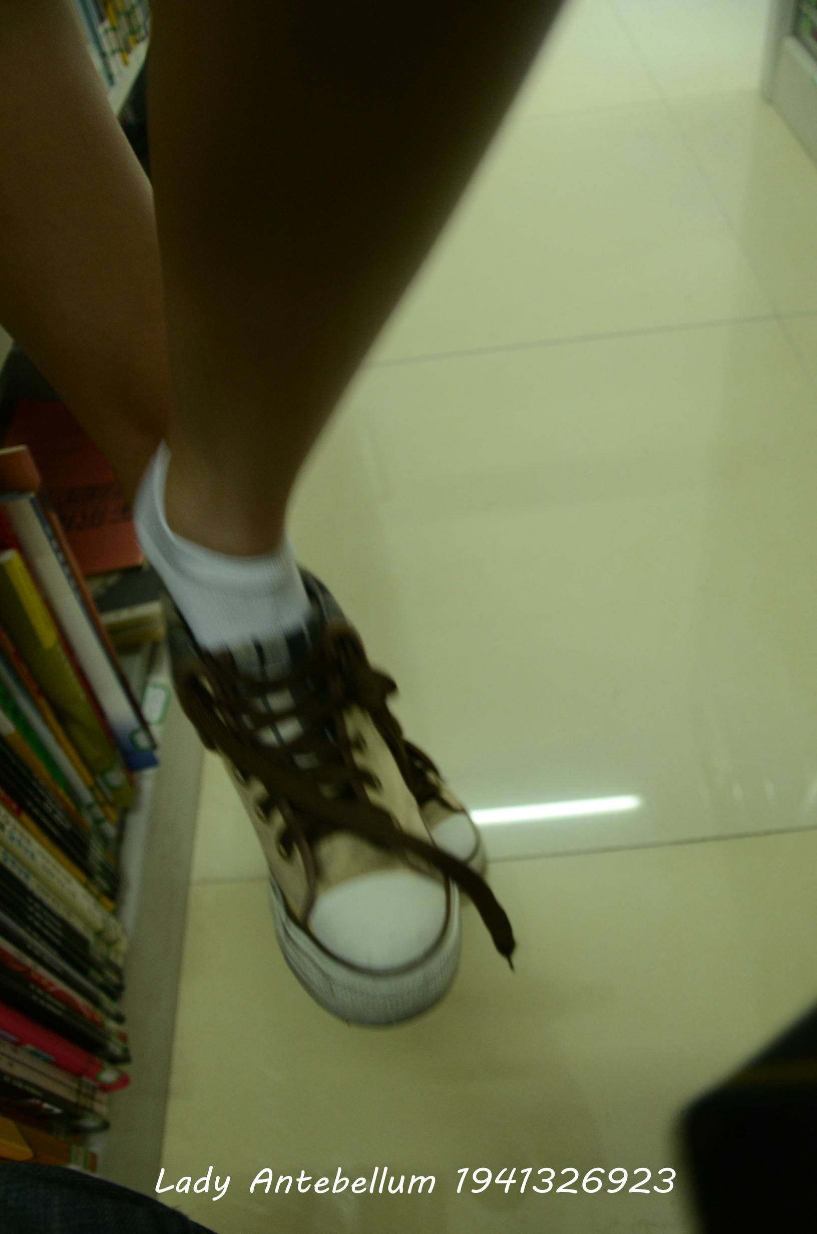 [战前女神] 恋足美腿棉袜女神级摄影套图 065 [111P-133MB]_第2集