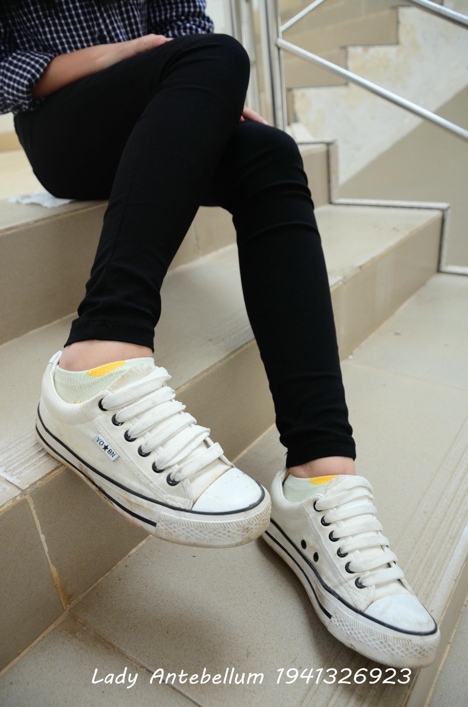 [战前女神] 恋足美腿棉袜女神级摄影套图 066 [58P-92MB]_第1集