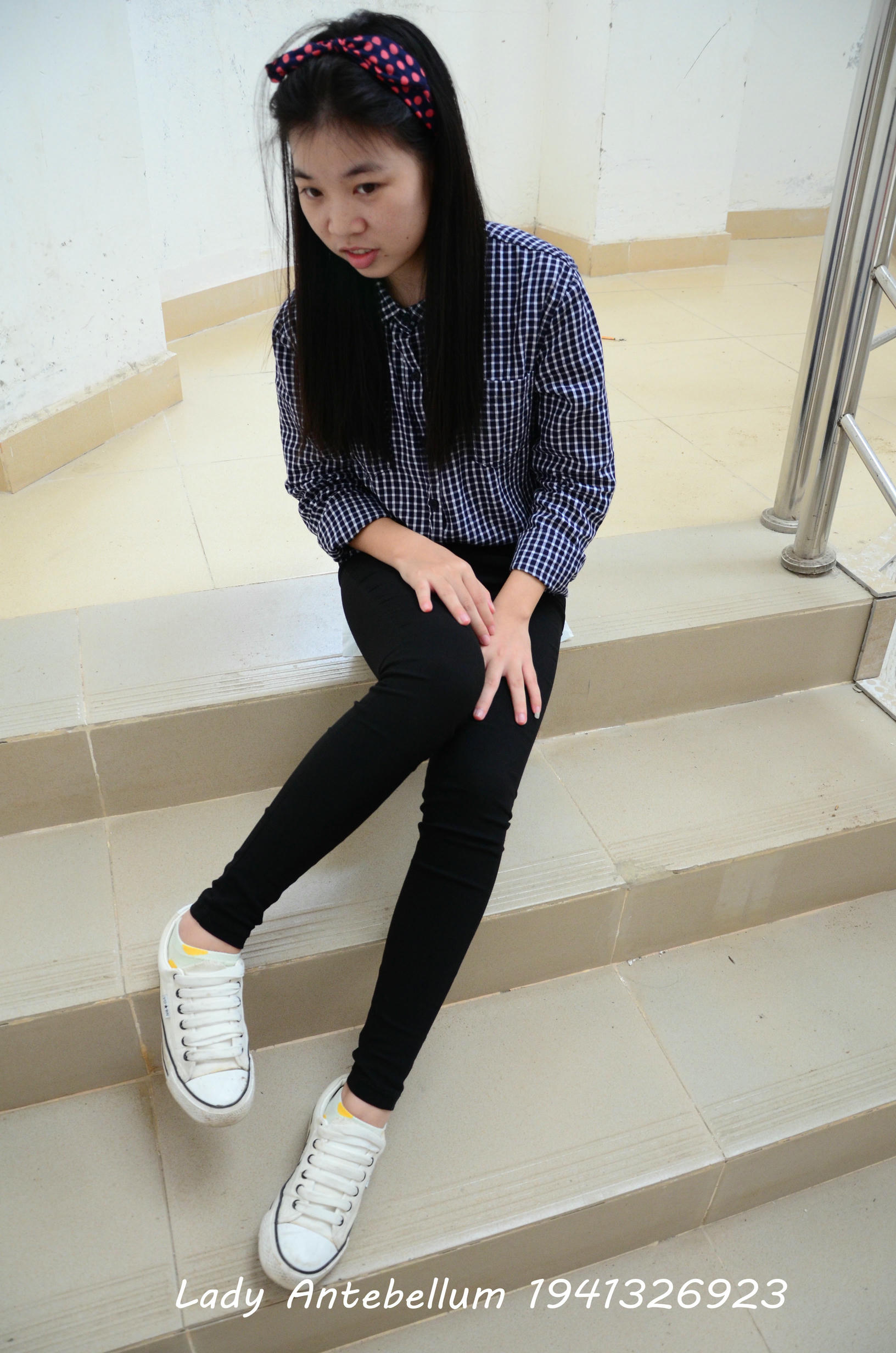 [战前女神] 恋足美腿棉袜女神级摄影套图 066 [58P-92MB]_第1集