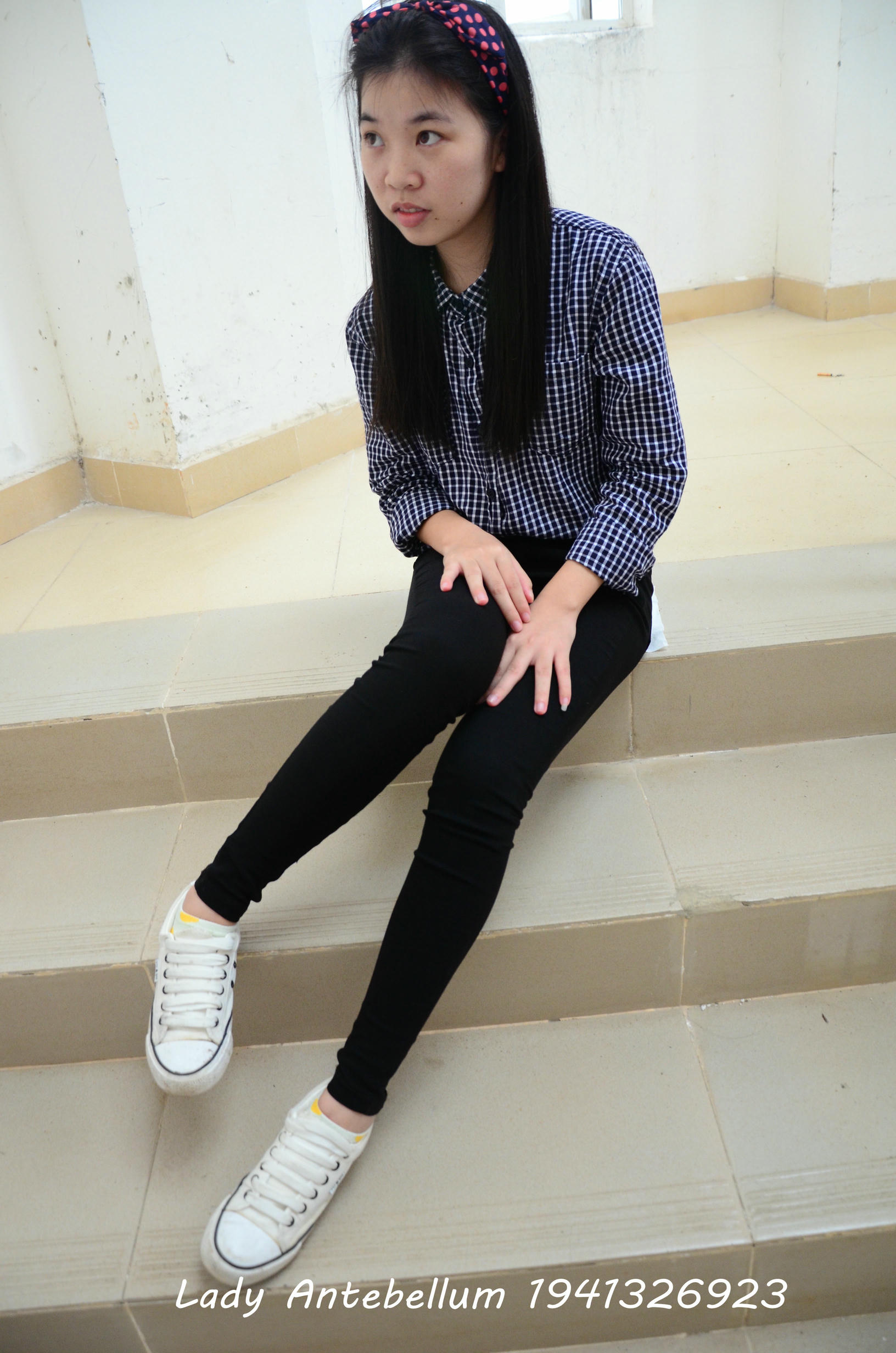 [战前女神] 恋足美腿棉袜女神级摄影套图 066 [58P-92MB]_第1集