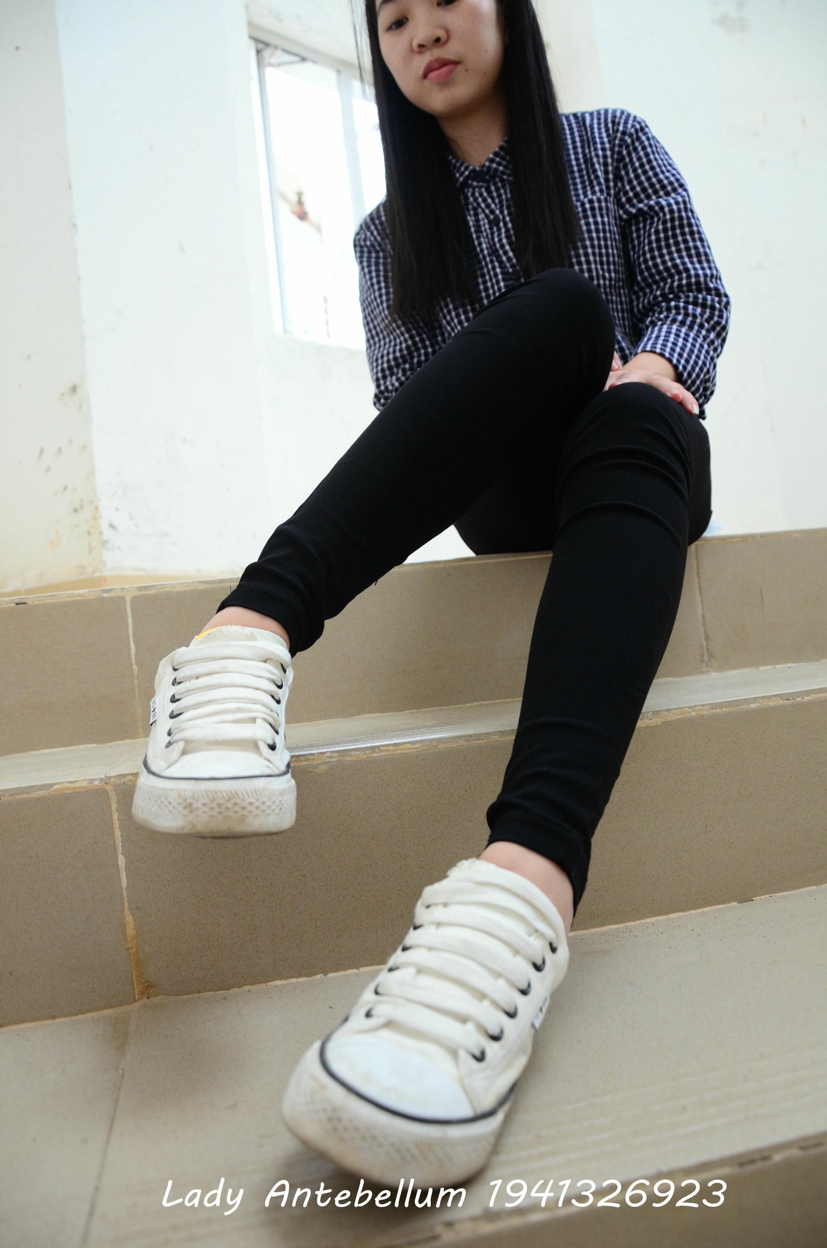 [战前女神] 恋足美腿棉袜女神级摄影套图 066 [58P-92MB]_第1集