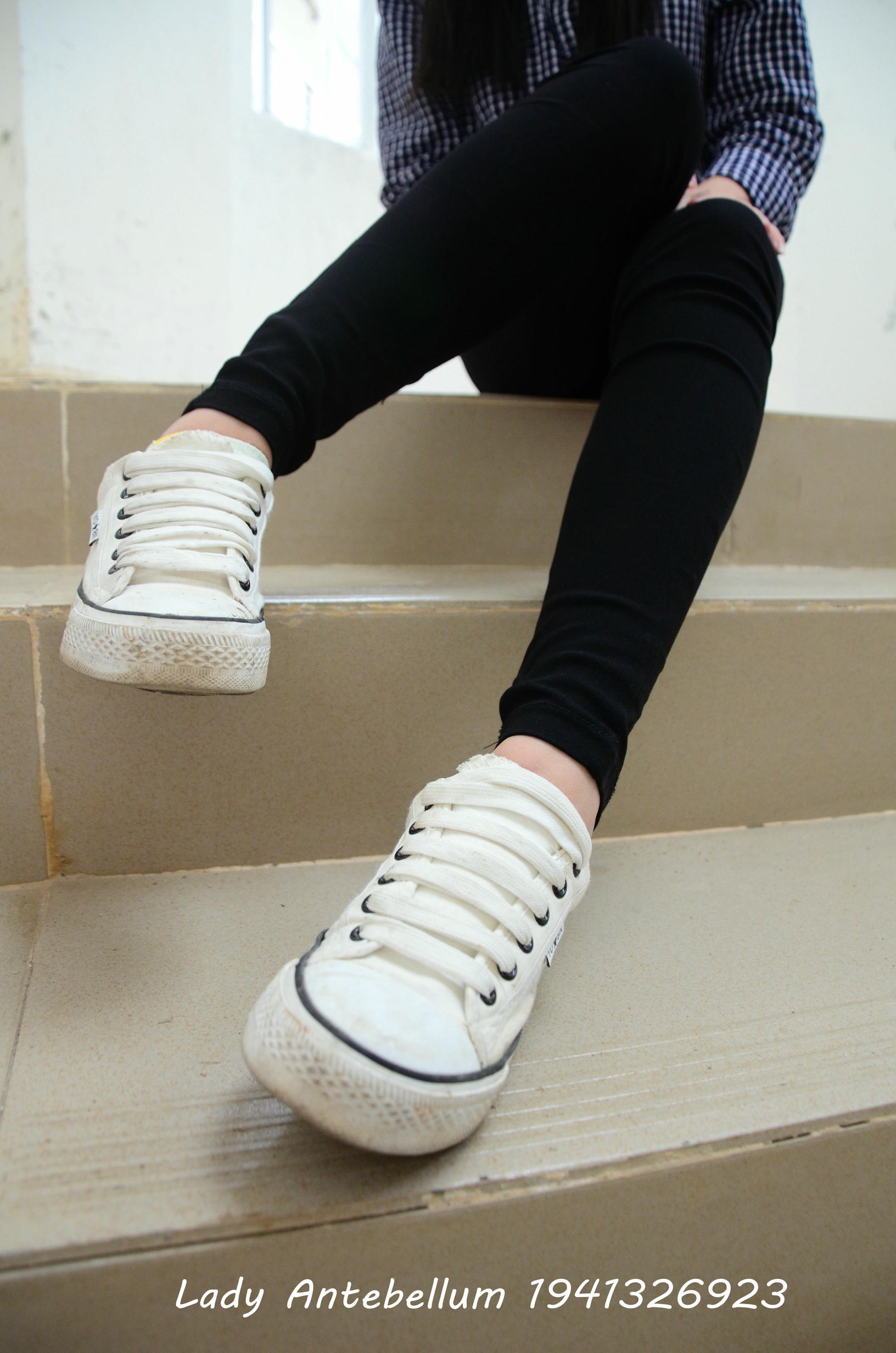 [战前女神] 恋足美腿棉袜女神级摄影套图 066 [58P-92MB]_第1集