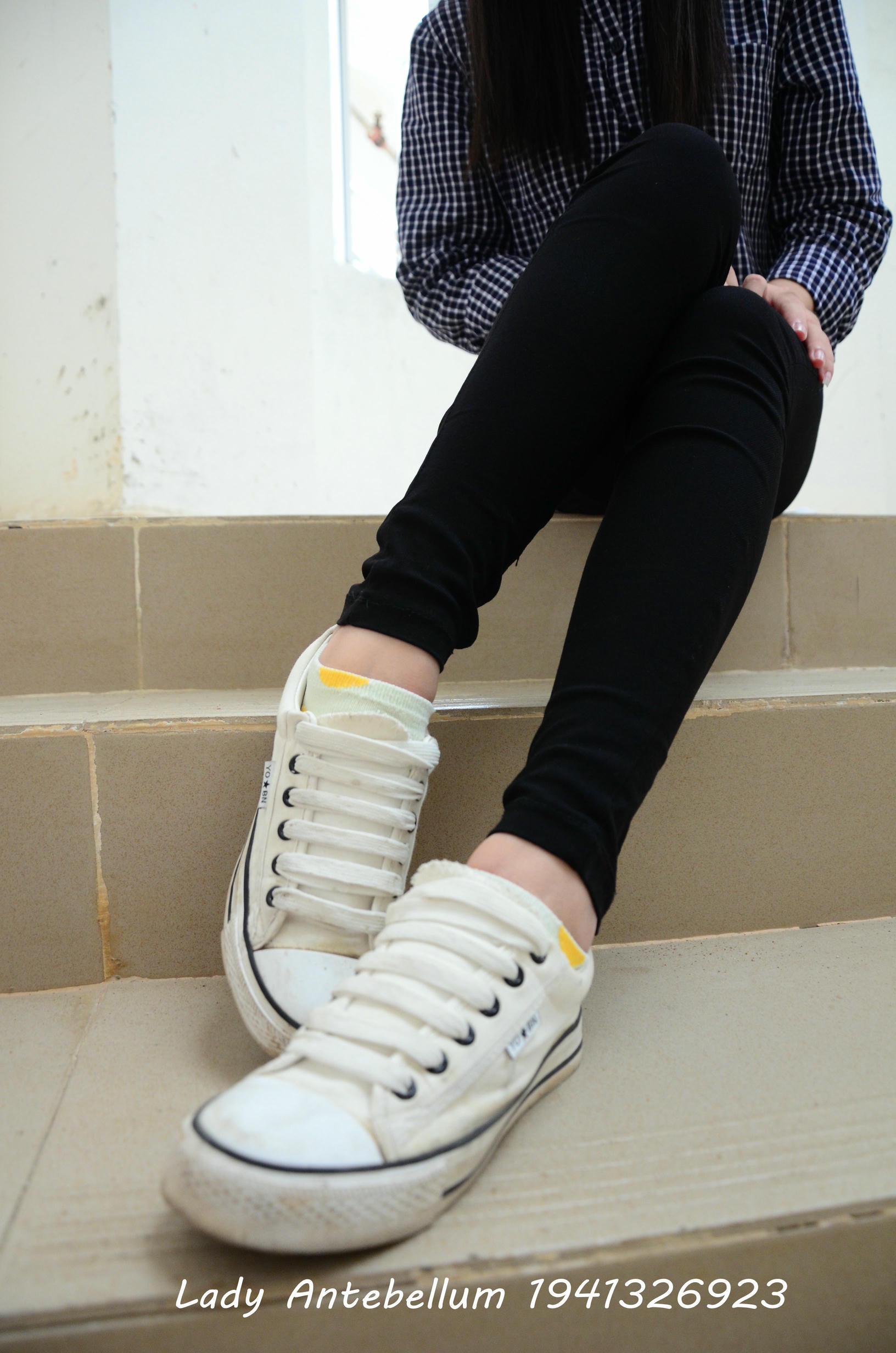 [战前女神] 恋足美腿棉袜女神级摄影套图 066 [58P-92MB]_第1集