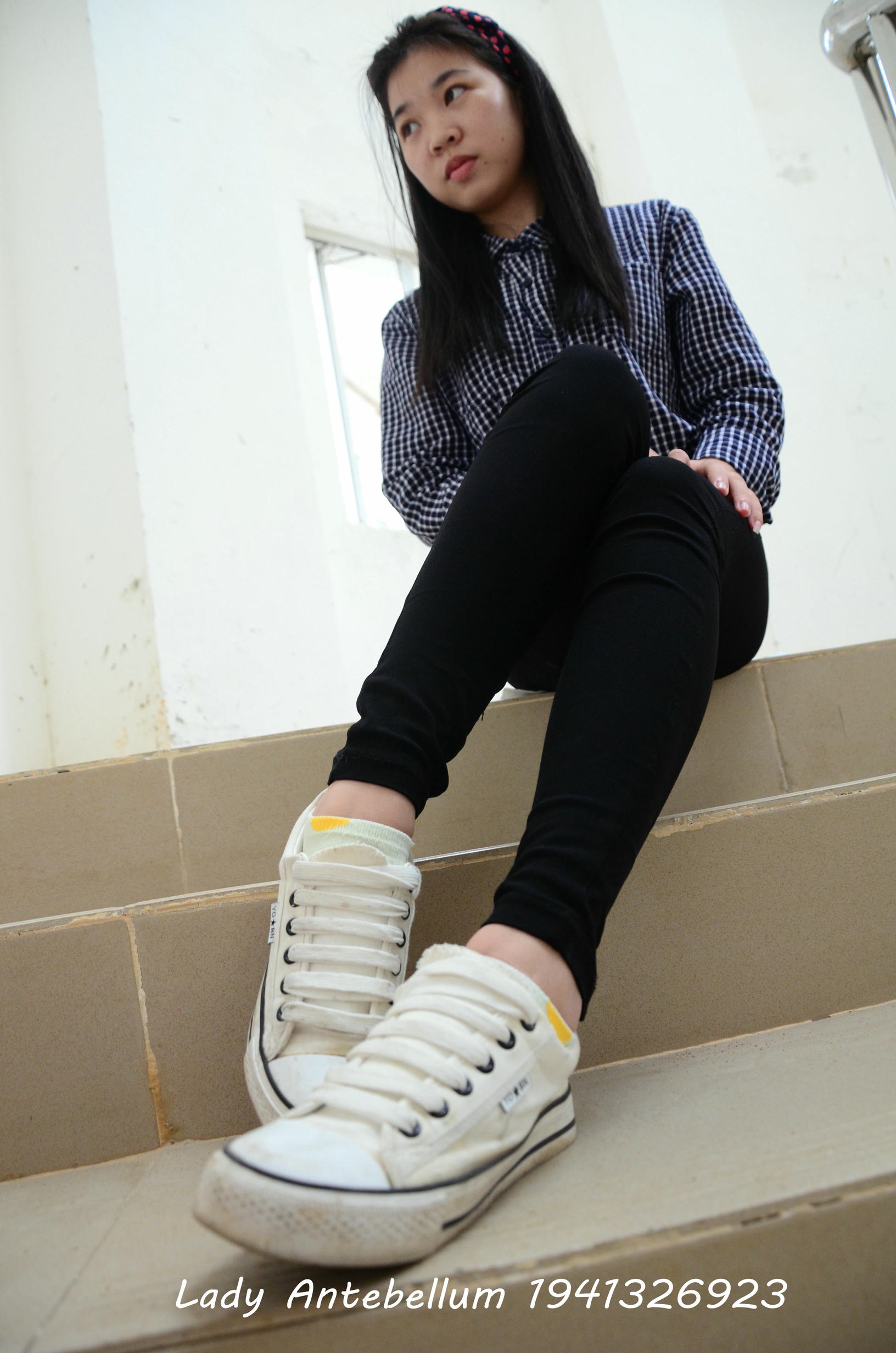 [战前女神] 恋足美腿棉袜女神级摄影套图 066 [58P-92MB]_第1集