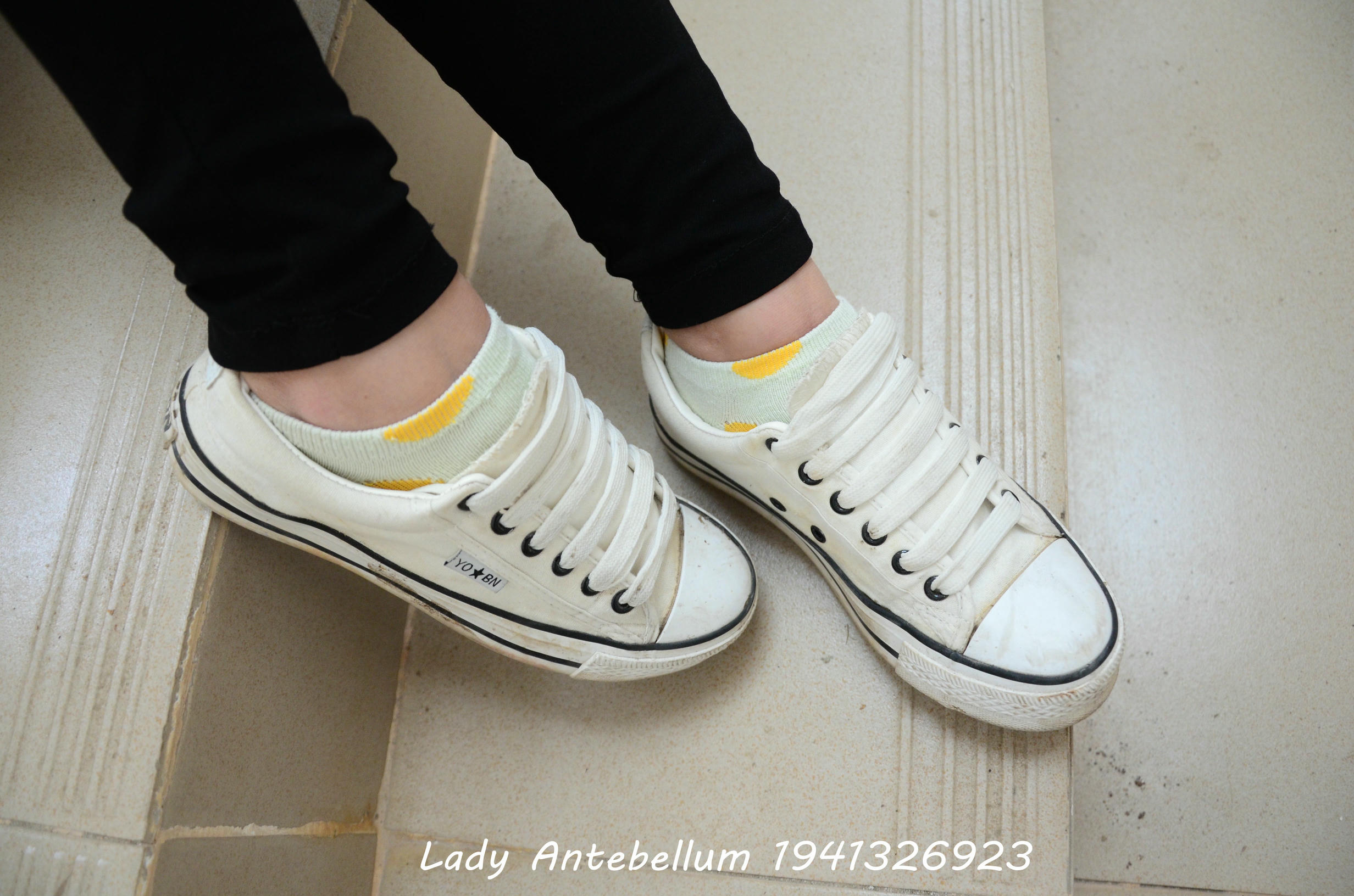 [战前女神] 恋足美腿棉袜女神级摄影套图 066 [58P-92MB]_第1集