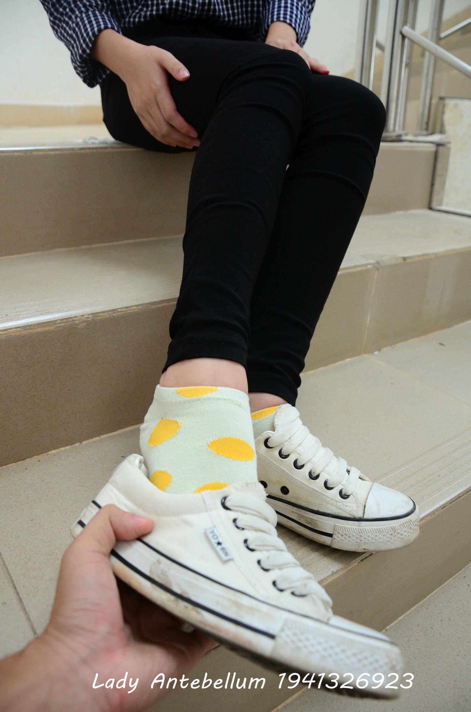 [战前女神] 恋足美腿棉袜女神级摄影套图 066 [58P-92MB]_第2集