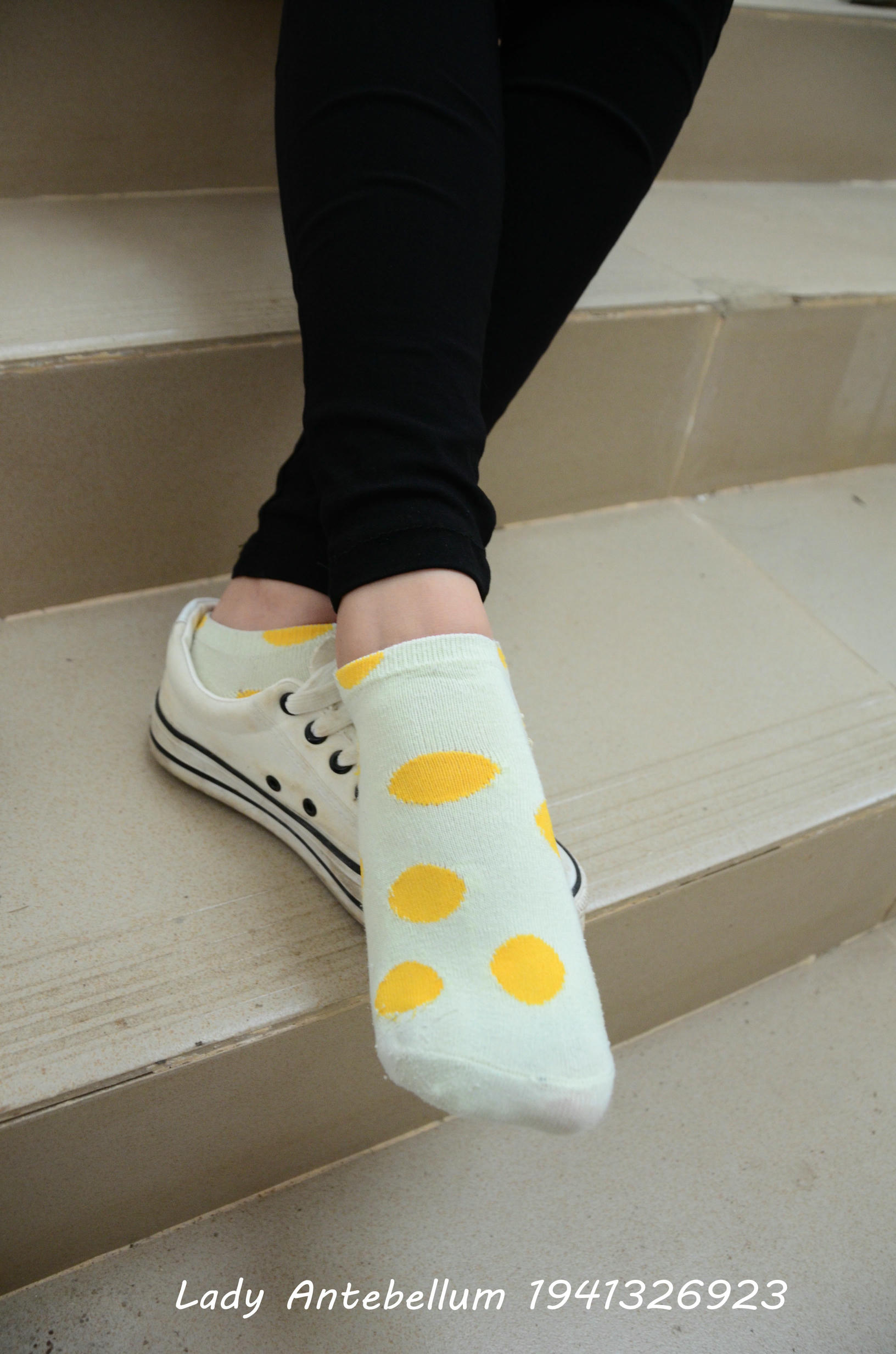 [战前女神] 恋足美腿棉袜女神级摄影套图 066 [58P-92MB]_第2集