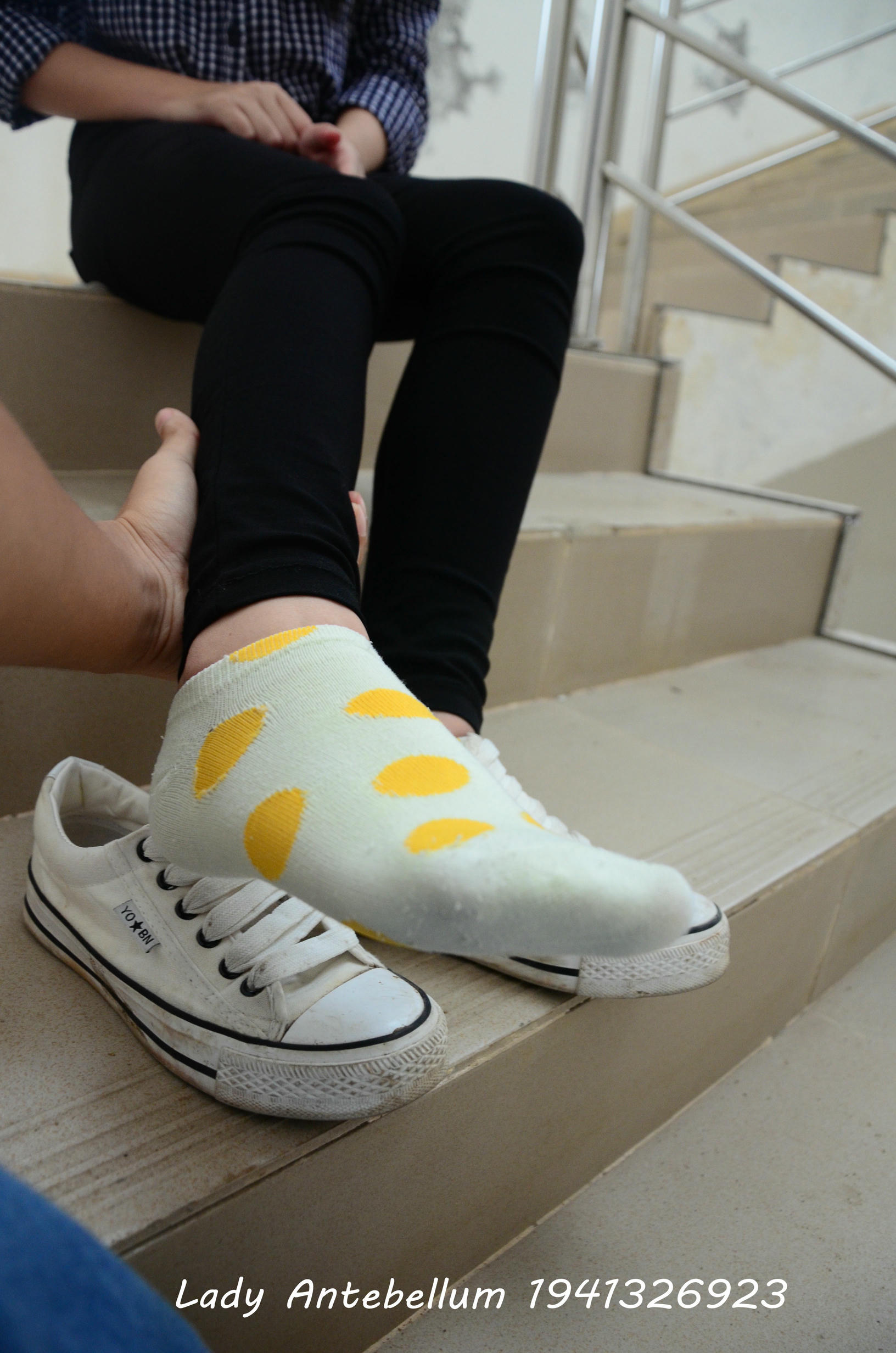 [战前女神] 恋足美腿棉袜女神级摄影套图 066 [58P-92MB]_第2集