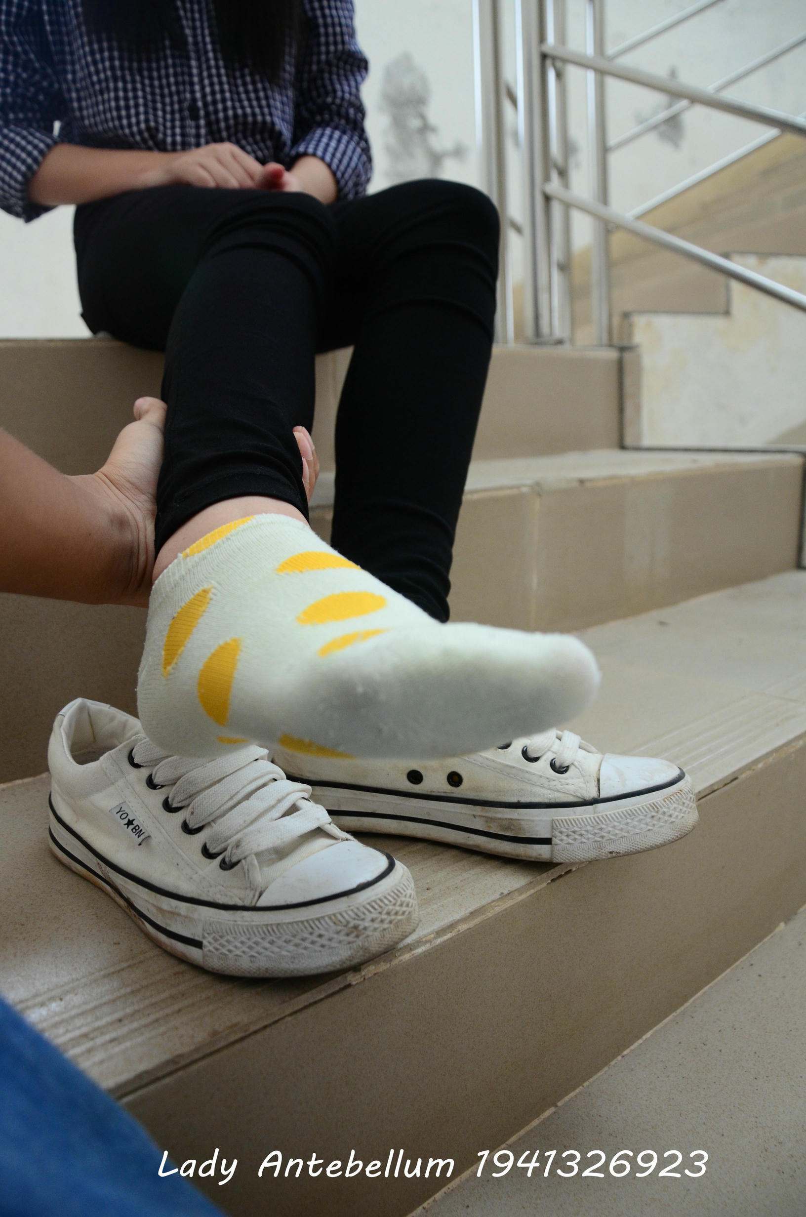 [战前女神] 恋足美腿棉袜女神级摄影套图 066 [58P-92MB]_第2集