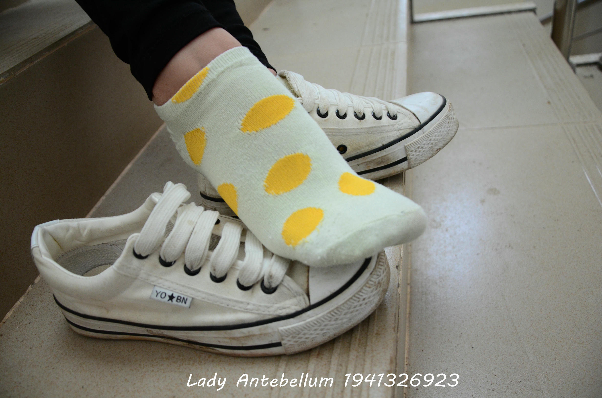 [战前女神] 恋足美腿棉袜女神级摄影套图 066 [58P-92MB]_第2集