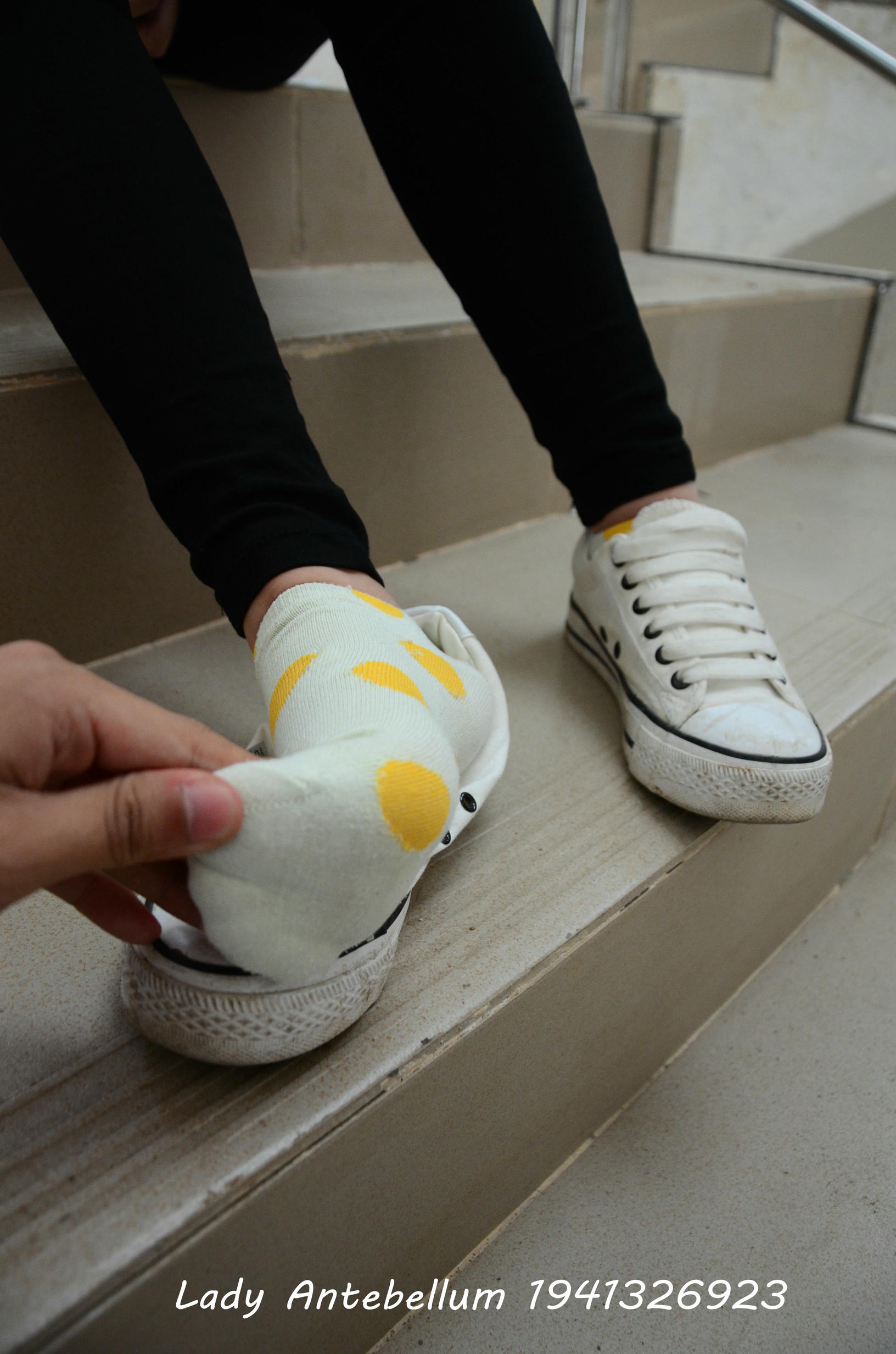 [战前女神] 恋足美腿棉袜女神级摄影套图 066 [58P-92MB]_第2集