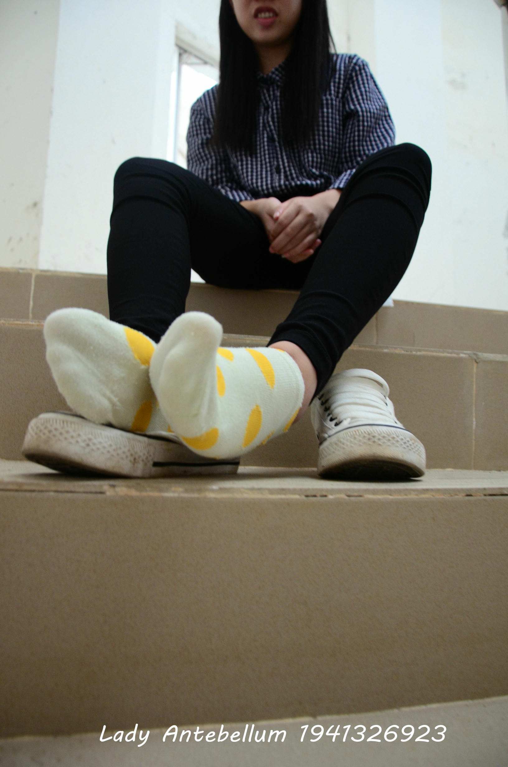 [战前女神] 恋足美腿棉袜女神级摄影套图 066 [58P-92MB]_第3集