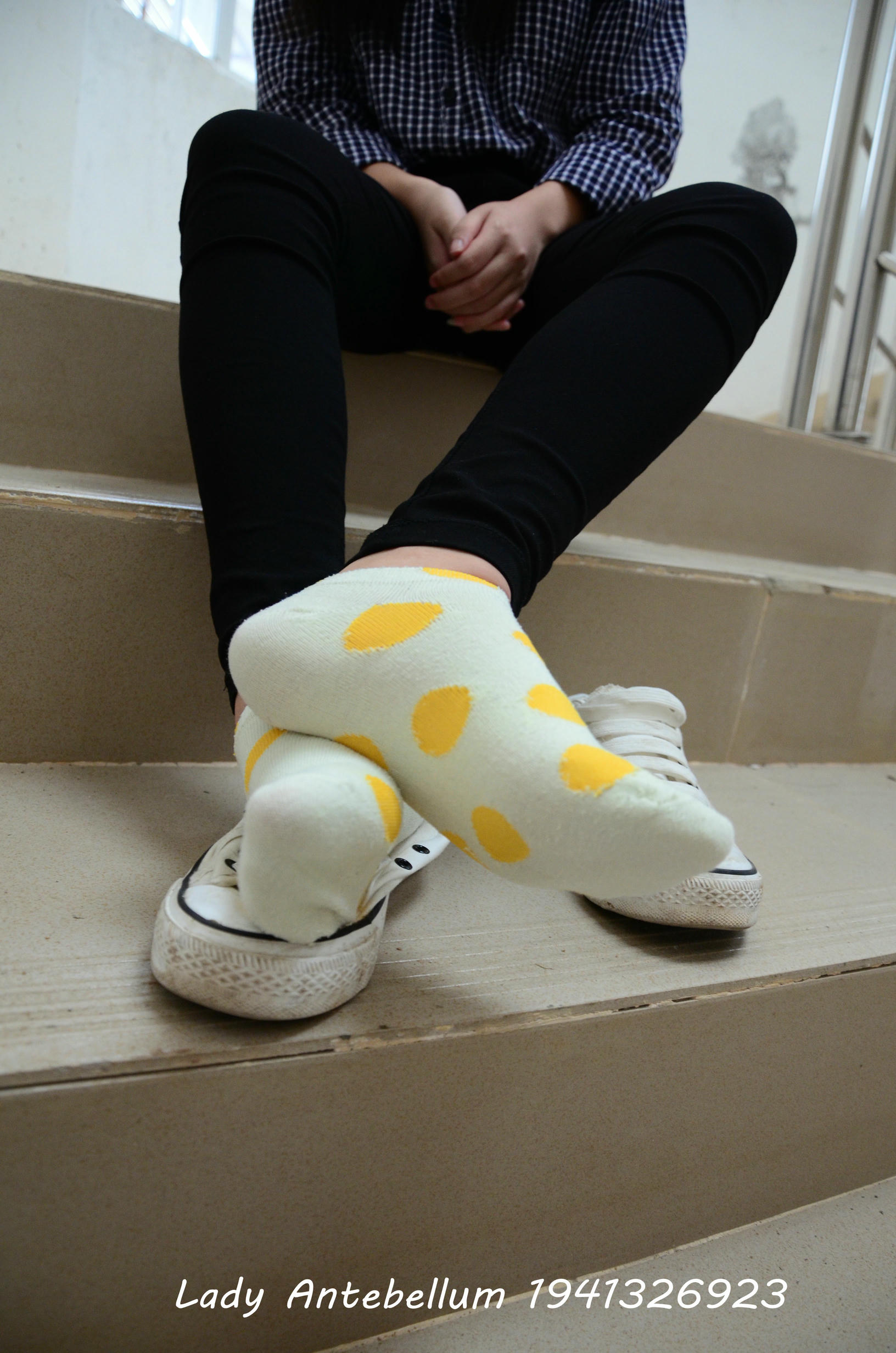 [战前女神] 恋足美腿棉袜女神级摄影套图 066 [58P-92MB]_第3集