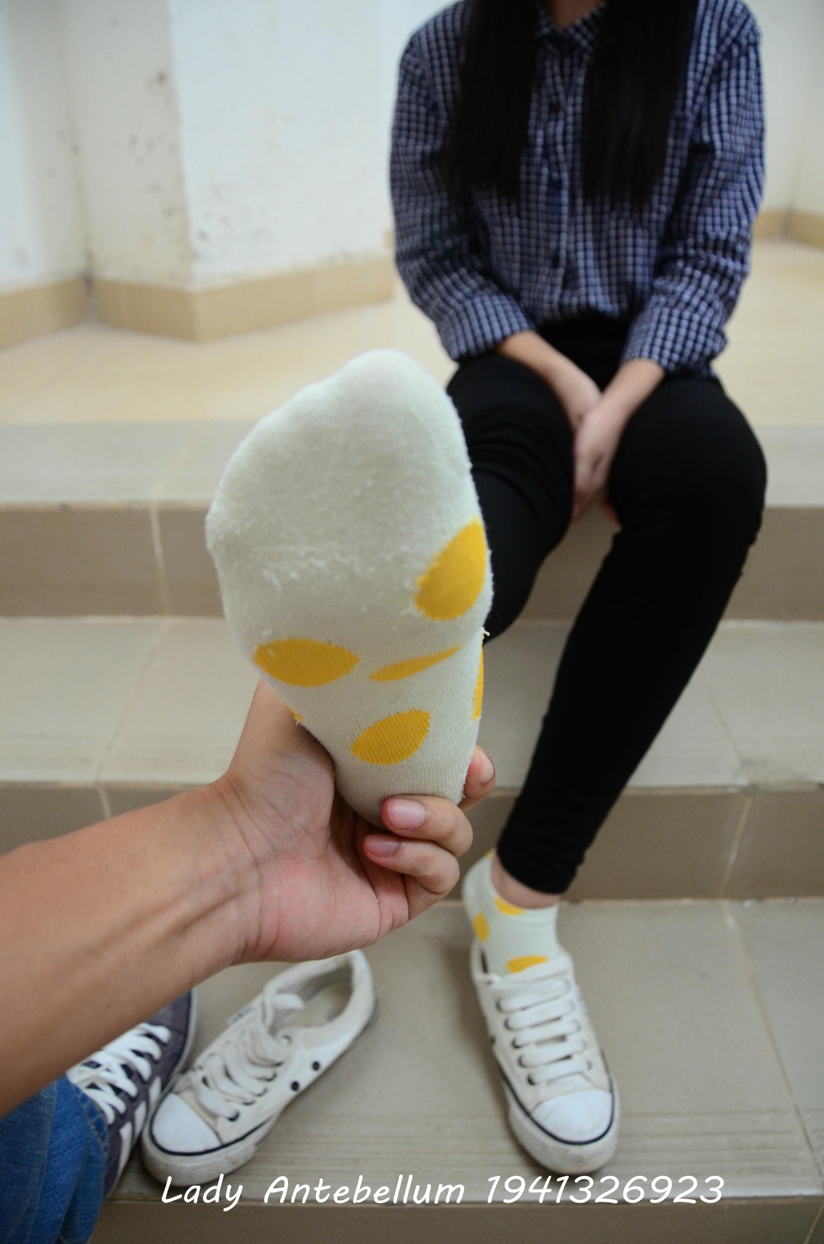 [战前女神] 恋足美腿棉袜女神级摄影套图 066 [58P-92MB]_第3集