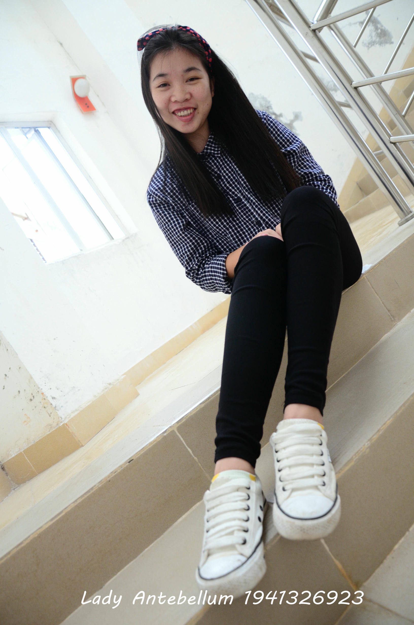 [战前女神] 恋足美腿棉袜女神级摄影套图 066 [58P-92MB]_第1集