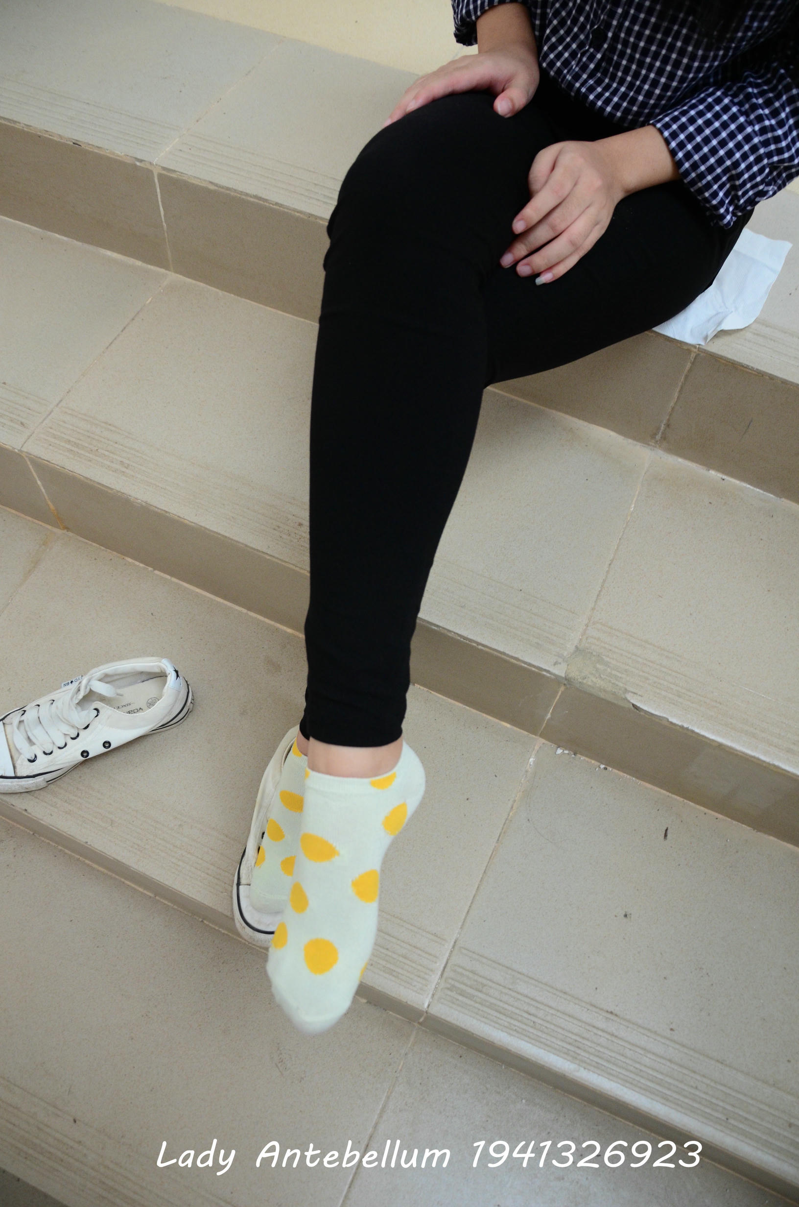 [战前女神] 恋足美腿棉袜女神级摄影套图 066 [58P-92MB]_第3集