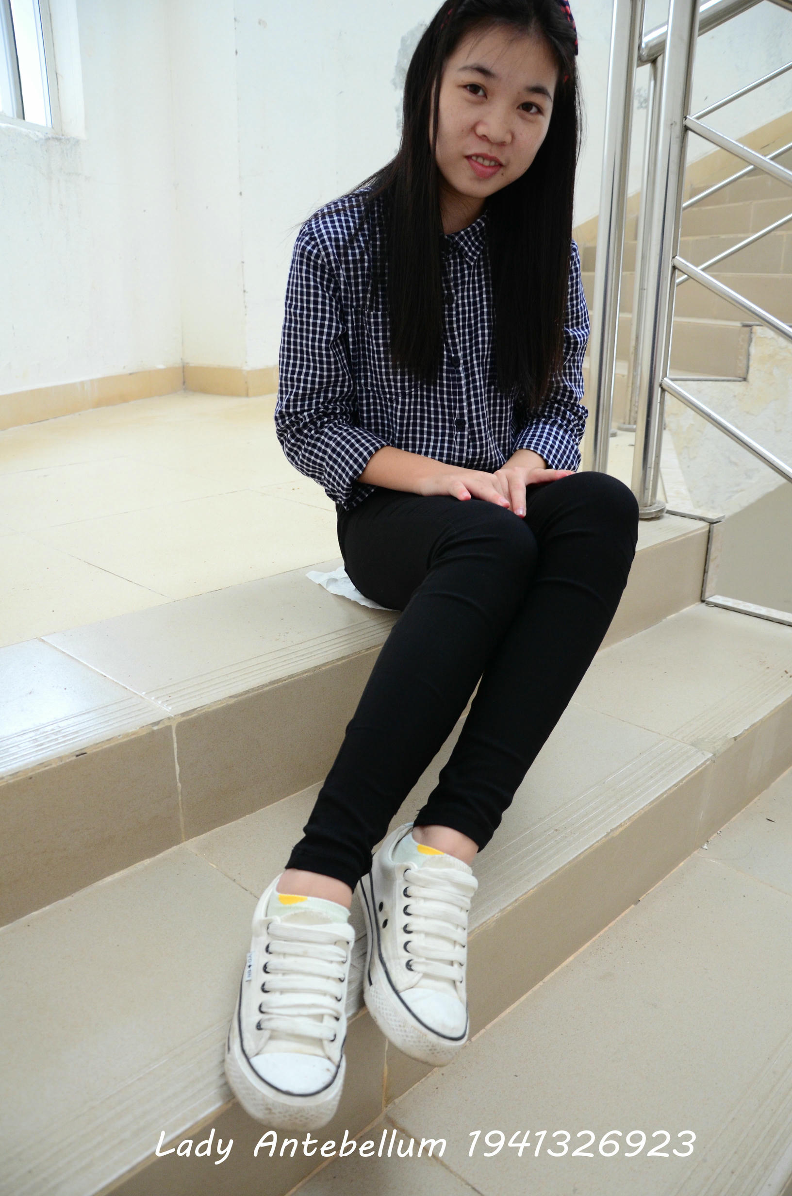 [战前女神] 恋足美腿棉袜女神级摄影套图 066 [58P-92MB]_第1集